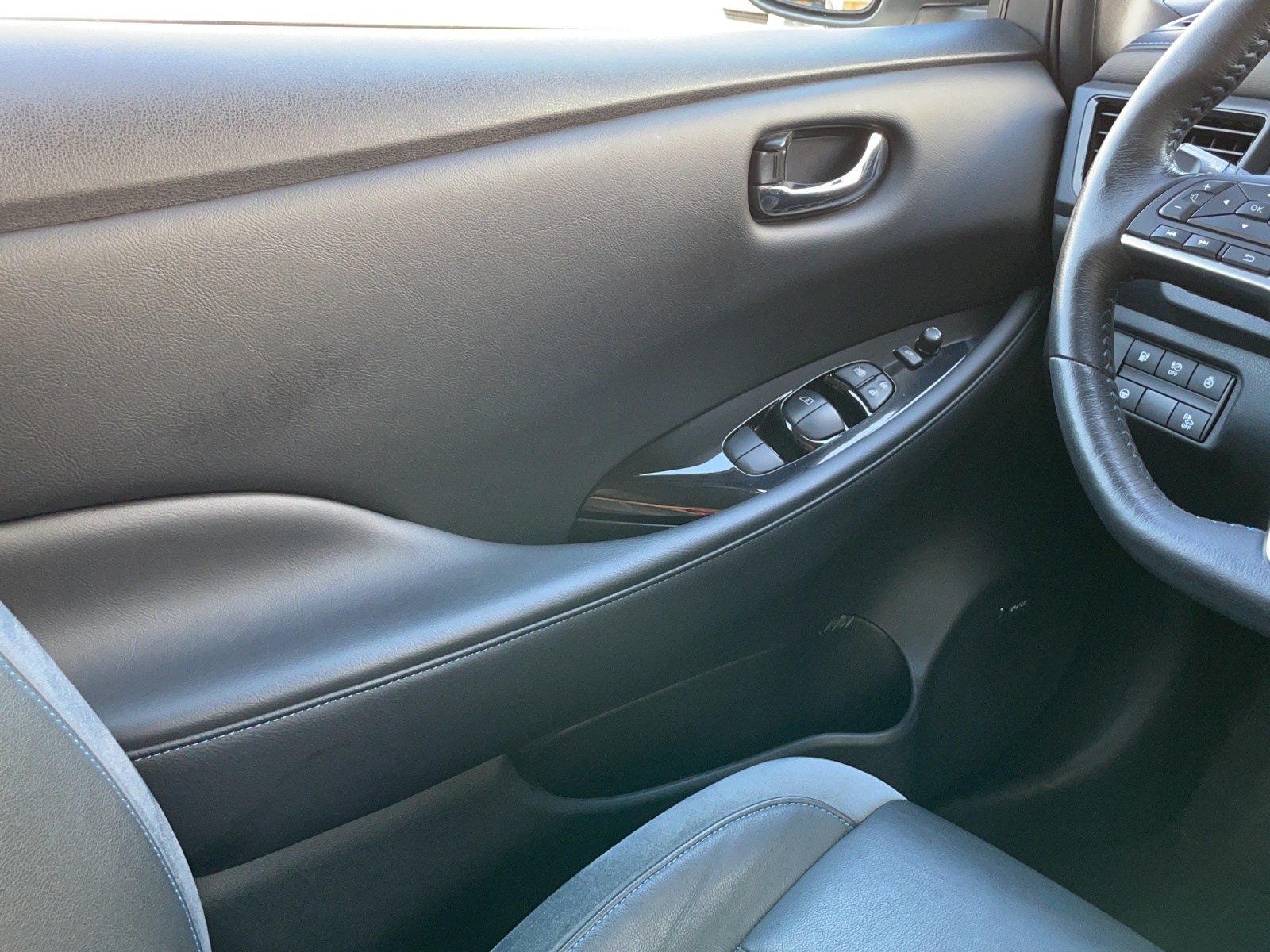 NISSAN Leaf Tekna-image-10