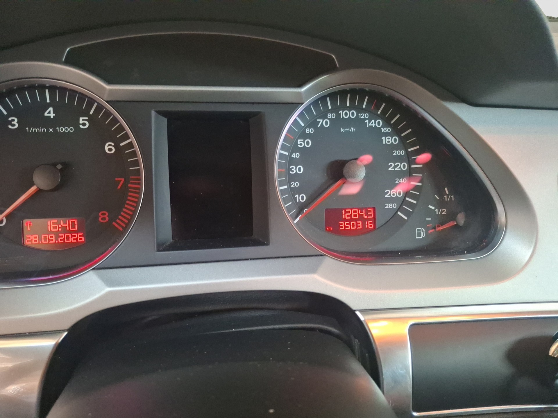 AUDI A6 Limousine 3.2 V6 FSI quattro-image-9