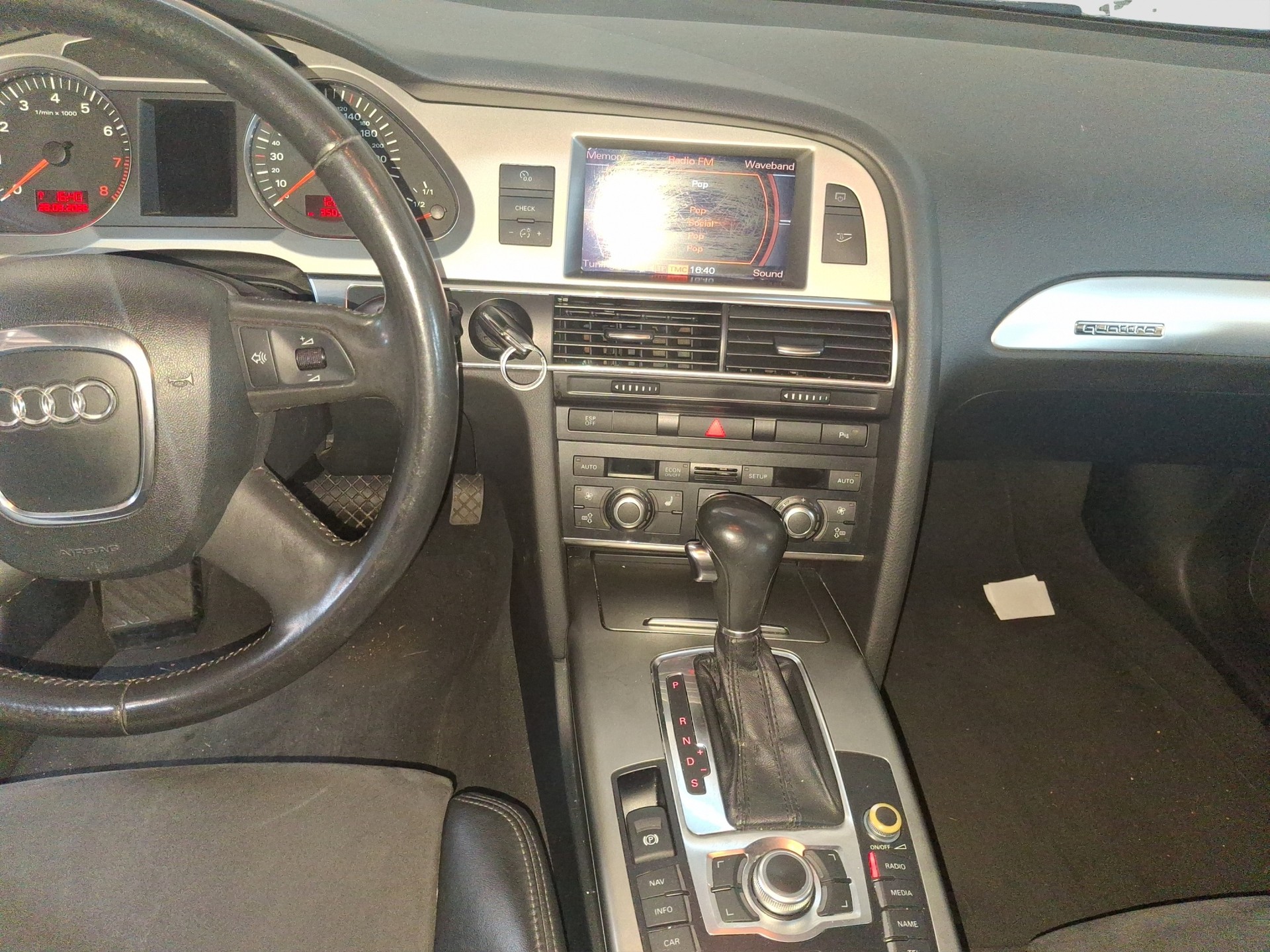 AUDI A6 Limousine 3.2 V6 FSI quattro-image-7