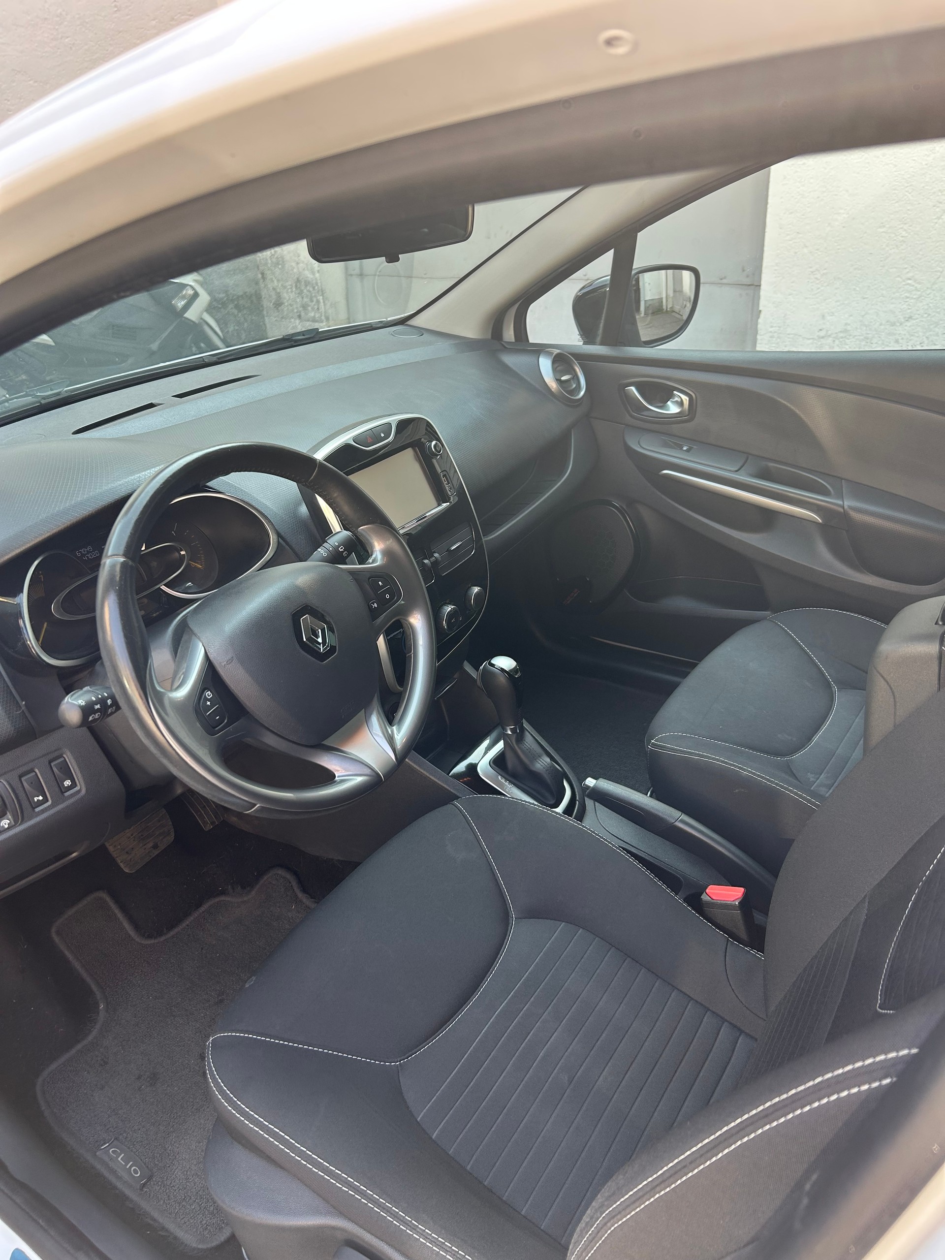 RENAULT Clio 1.2 16V T Limited EDC-image-5