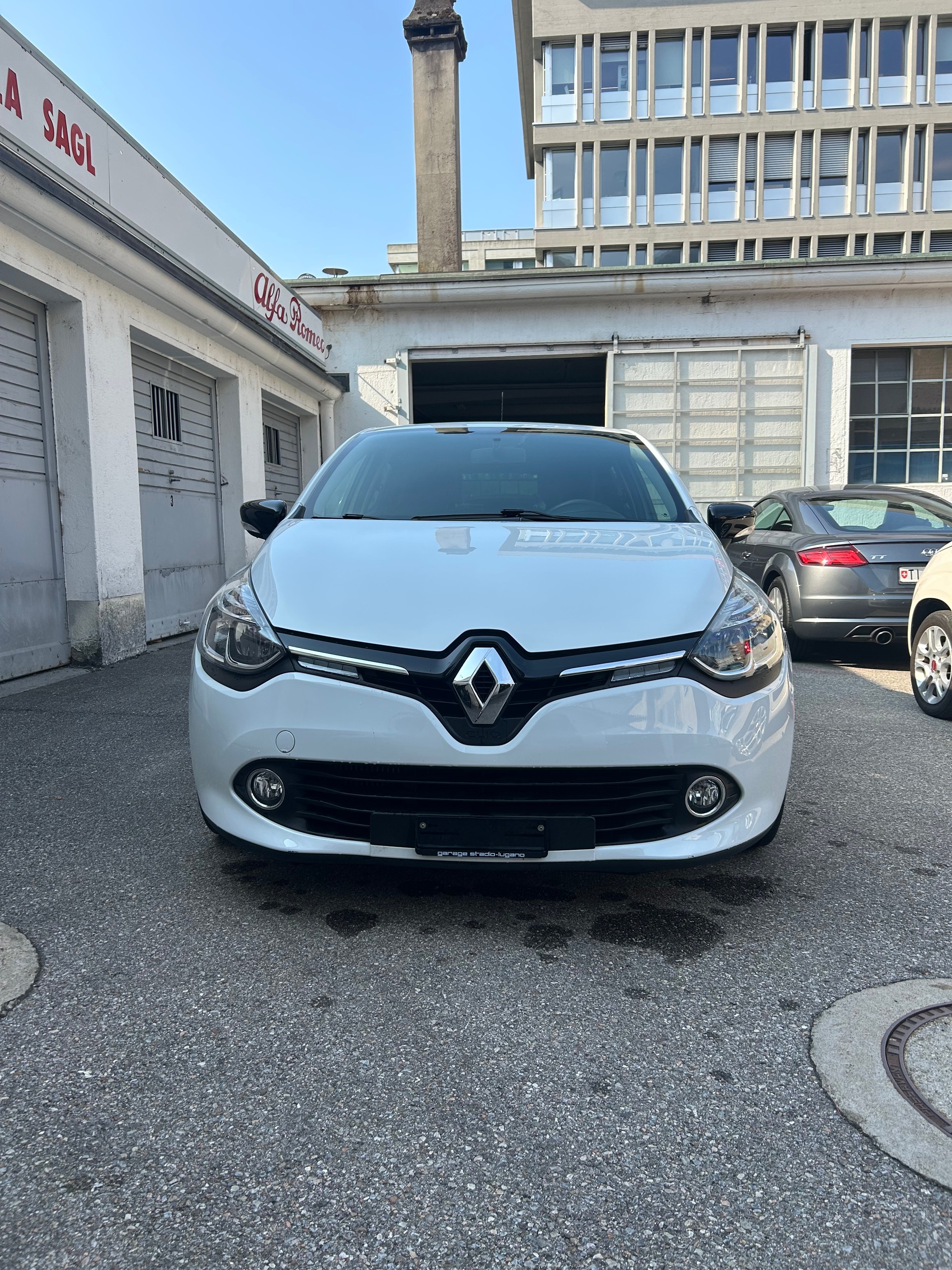 RENAULT Clio 1.2 16V T Limited EDC-image-1