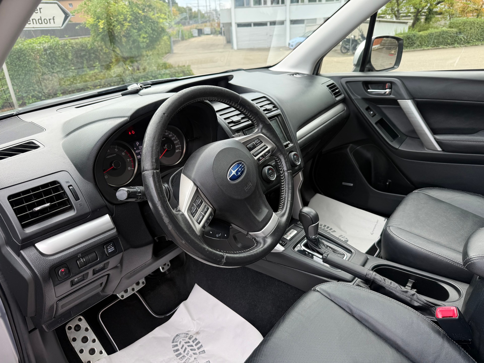 SUBARU Forester 2.0XT Luxury Lineartronic-image-7