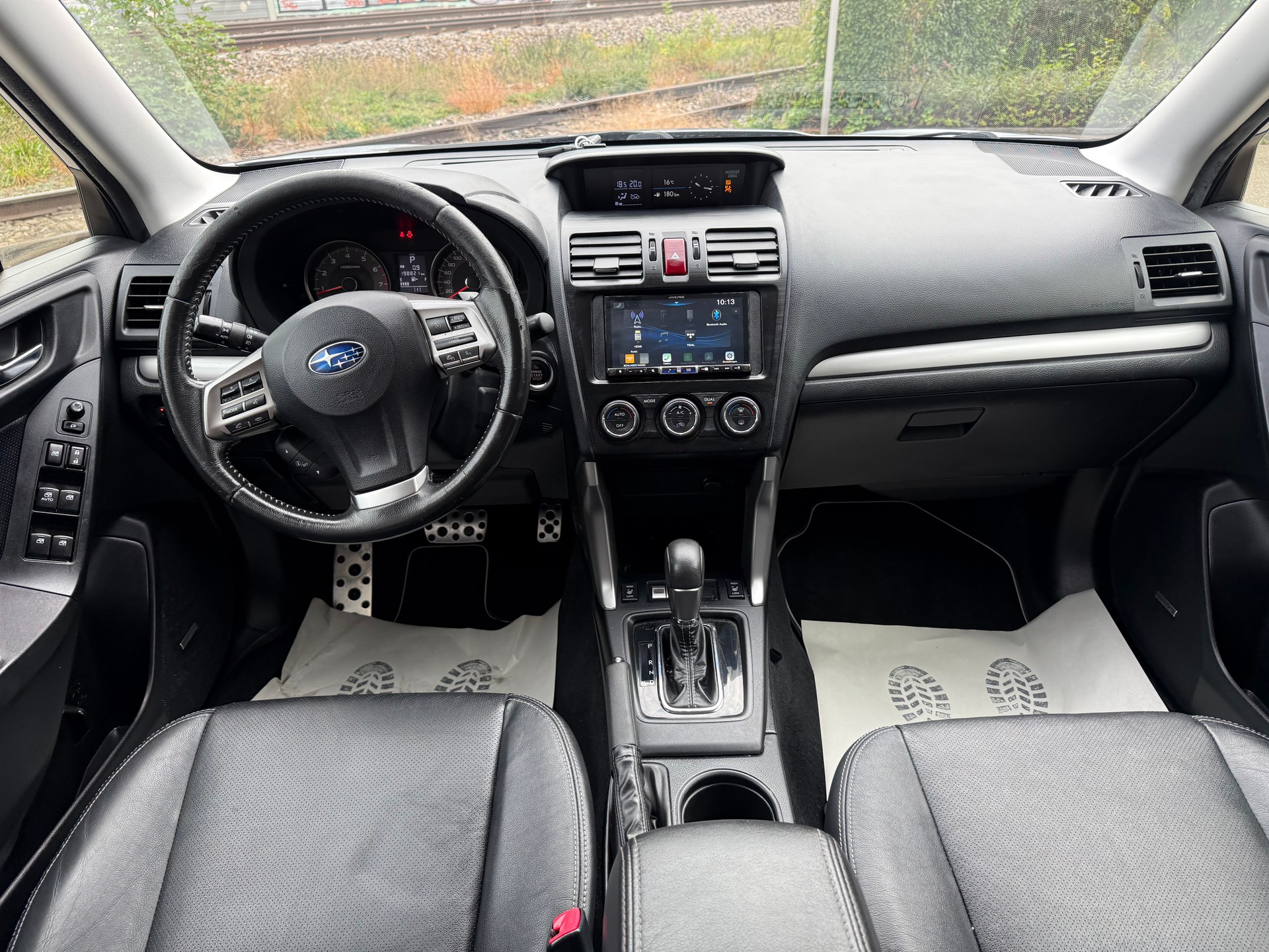 SUBARU Forester 2.0XT Luxury Lineartronic-image-9