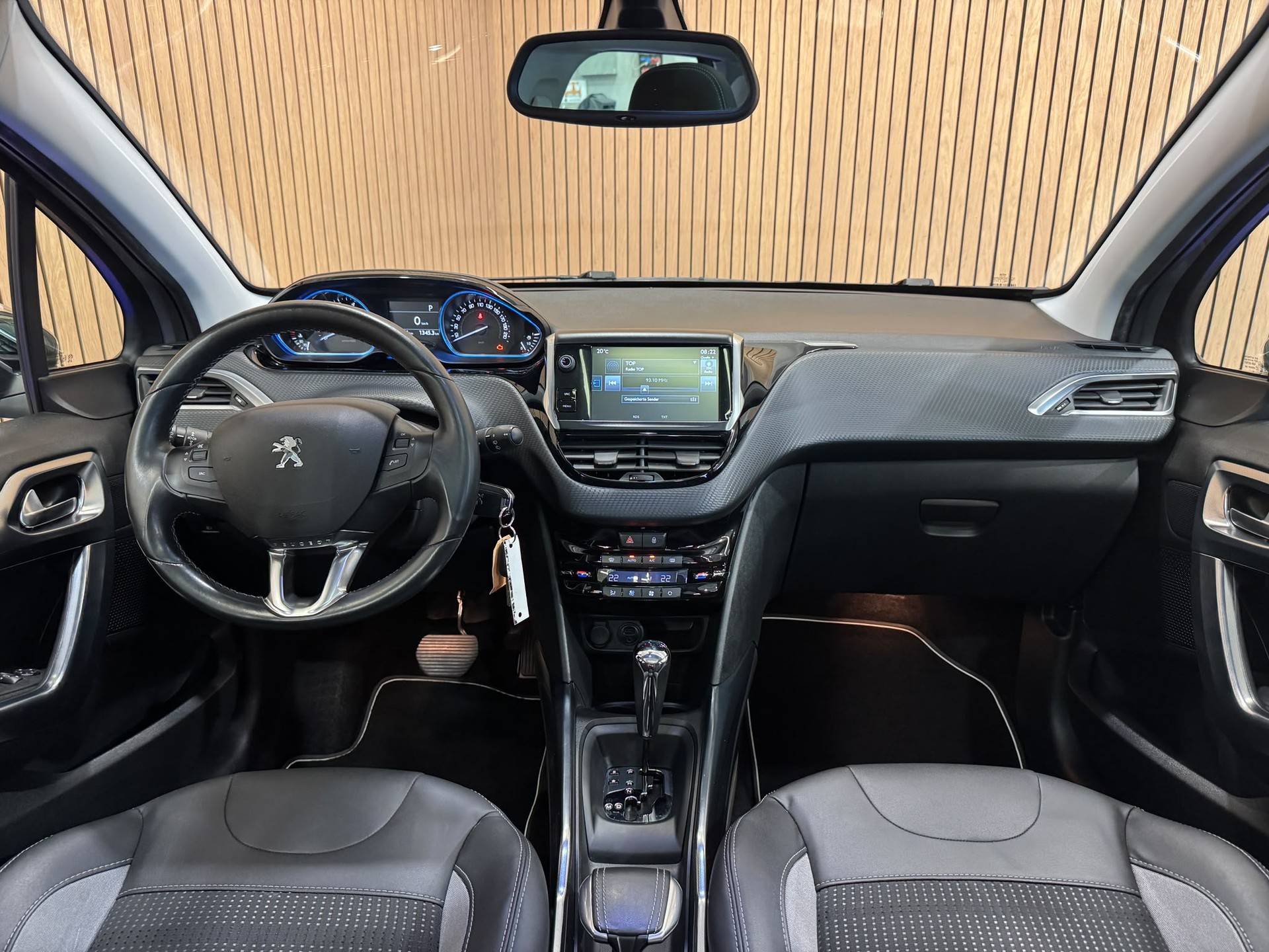 PEUGEOT 2008 1.6 VTI Allure Automatic-image-5