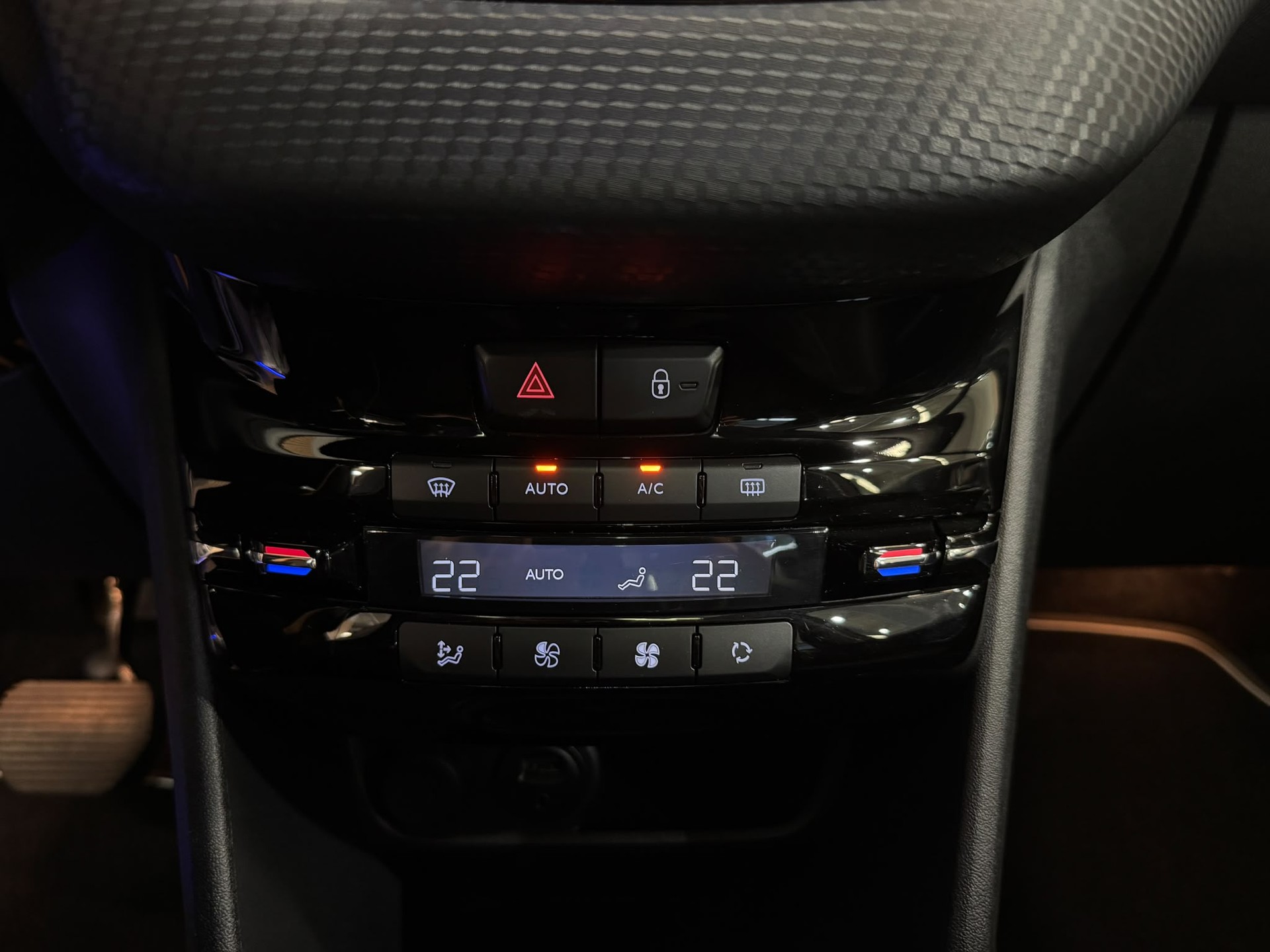 PEUGEOT 2008 1.6 VTI Allure Automatic-image-11