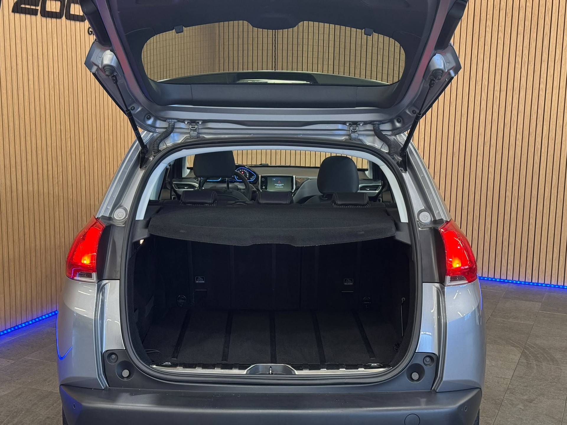 PEUGEOT 2008 1.6 VTI Allure Automatic-image-4