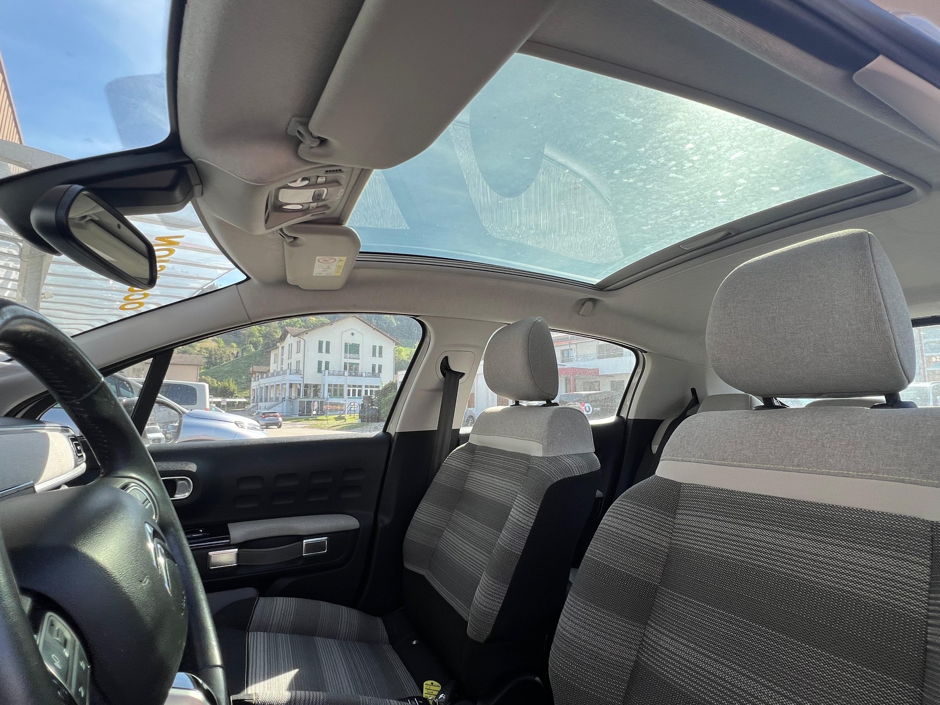 CITROEN Citroën C3 1.2 PureTech Shine-image-13