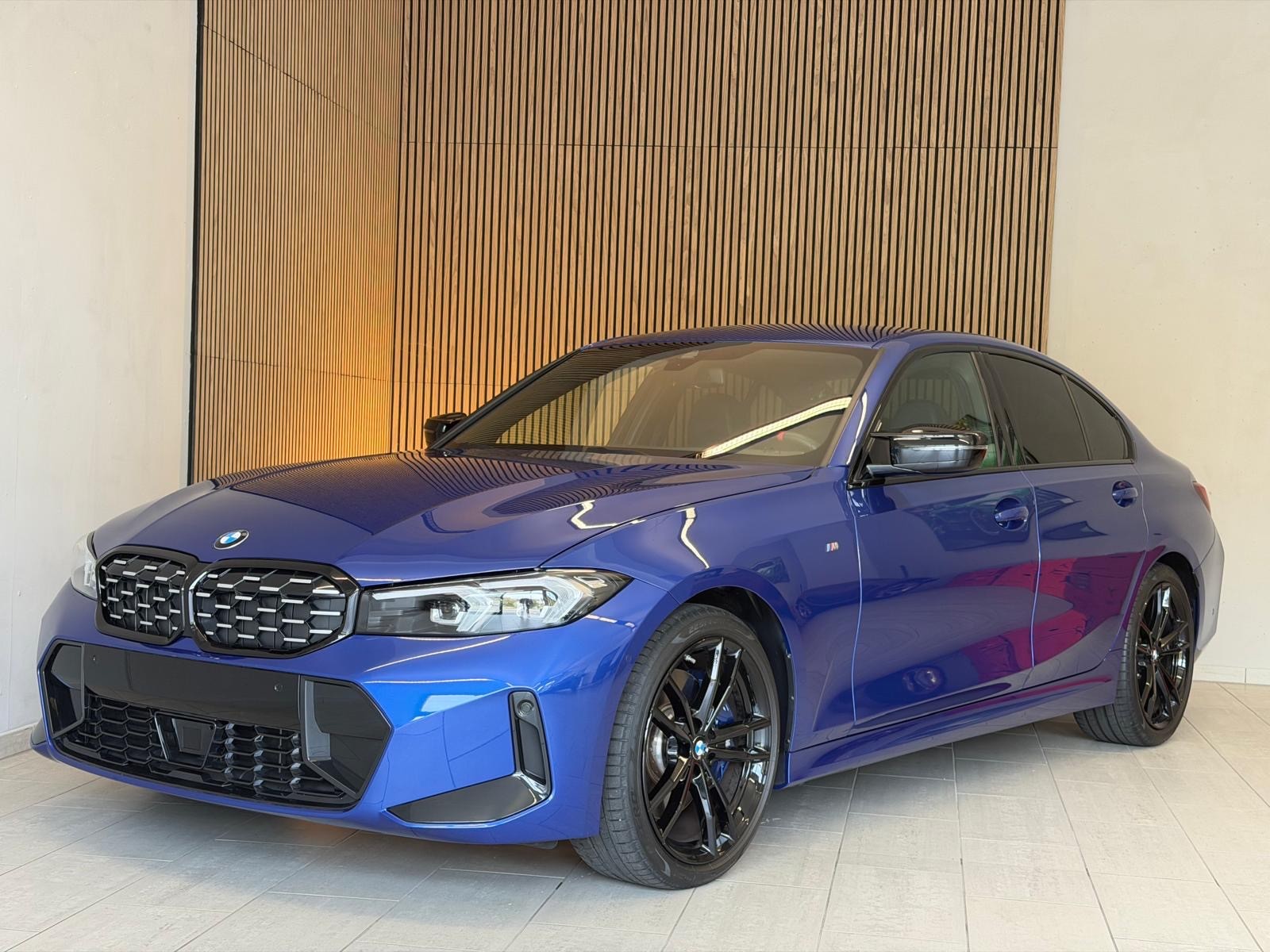 BMW M340i xDrive 48V Steptronic M Sport-image-2