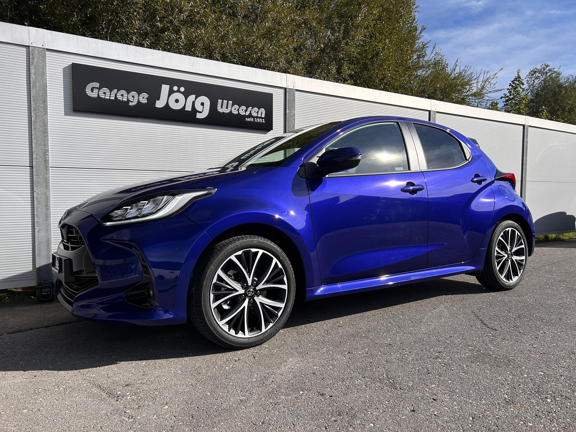 TOYOTA Yaris 1.5 VVT-i HSD Trend-image-0