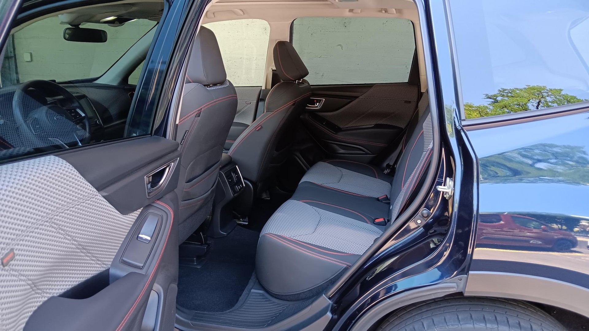 SUBARU Forester 2.0i e-Boxer Sport Lineartronic-image-11