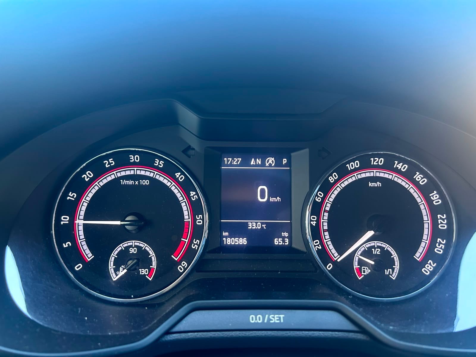SKODA Octavia Combi 2.0 TDI RS 4x4 DSG-image-20