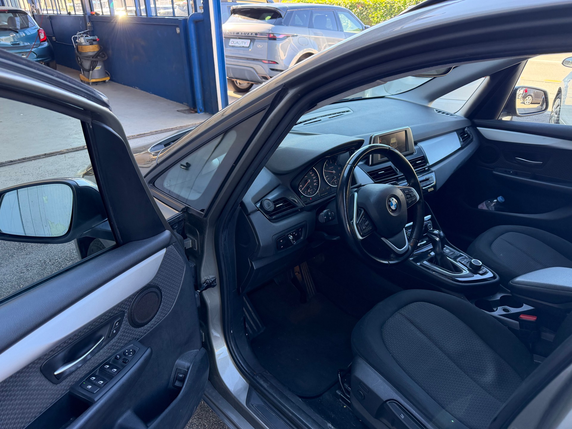 BMW 218d xDrive Active Tourer Steptronic-image-6