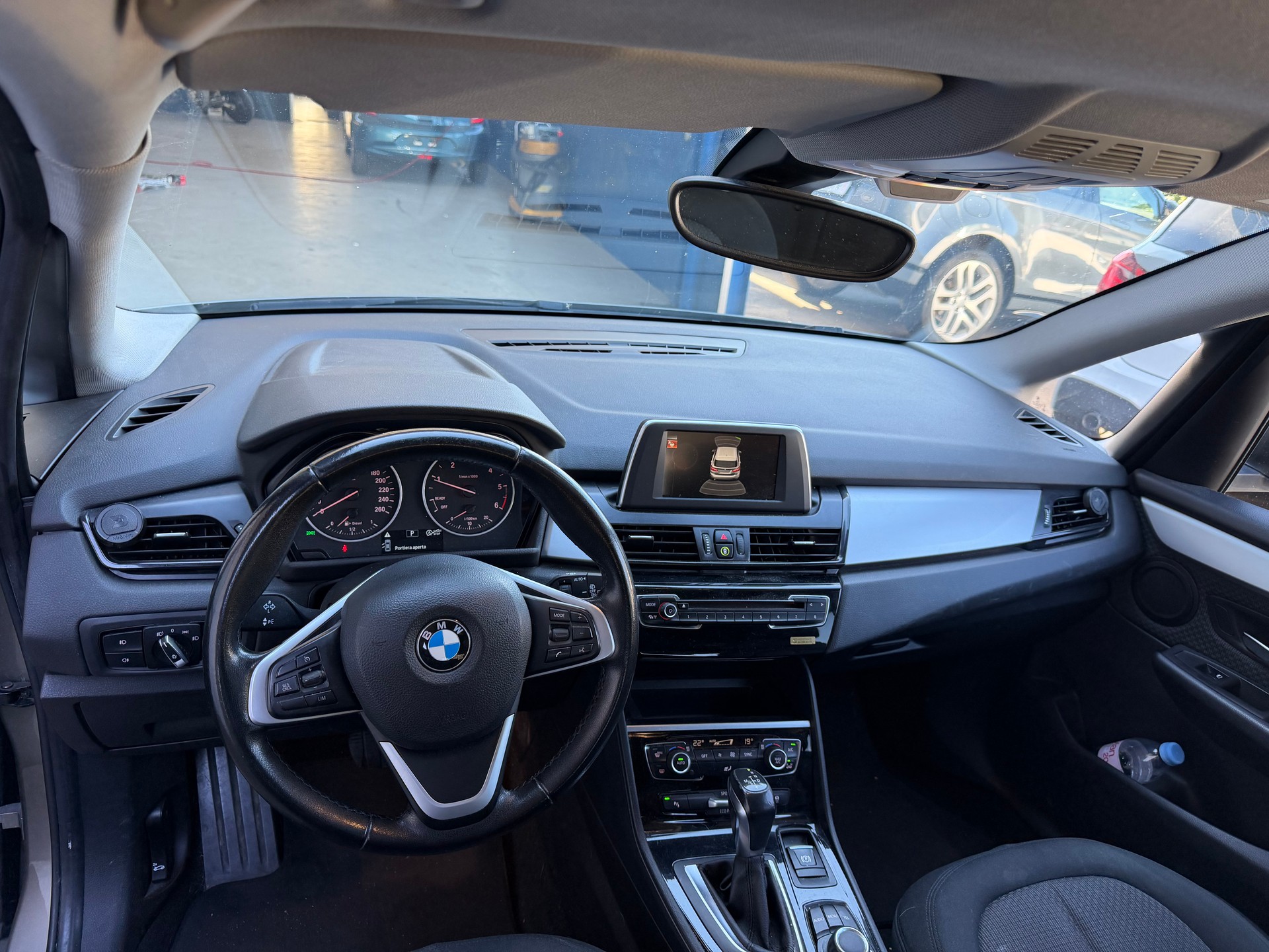 BMW 218d xDrive Active Tourer Steptronic-image-10