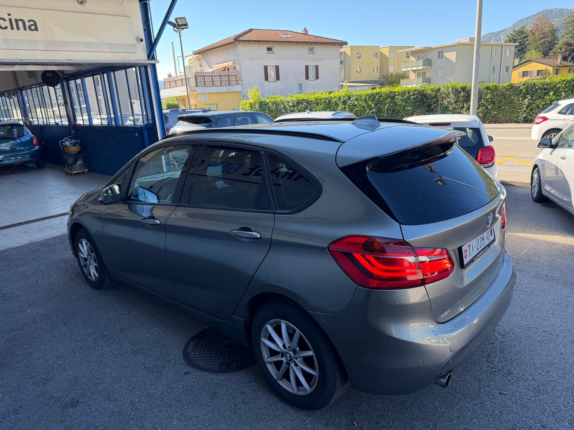 BMW 218d xDrive Active Tourer Steptronic-image-5