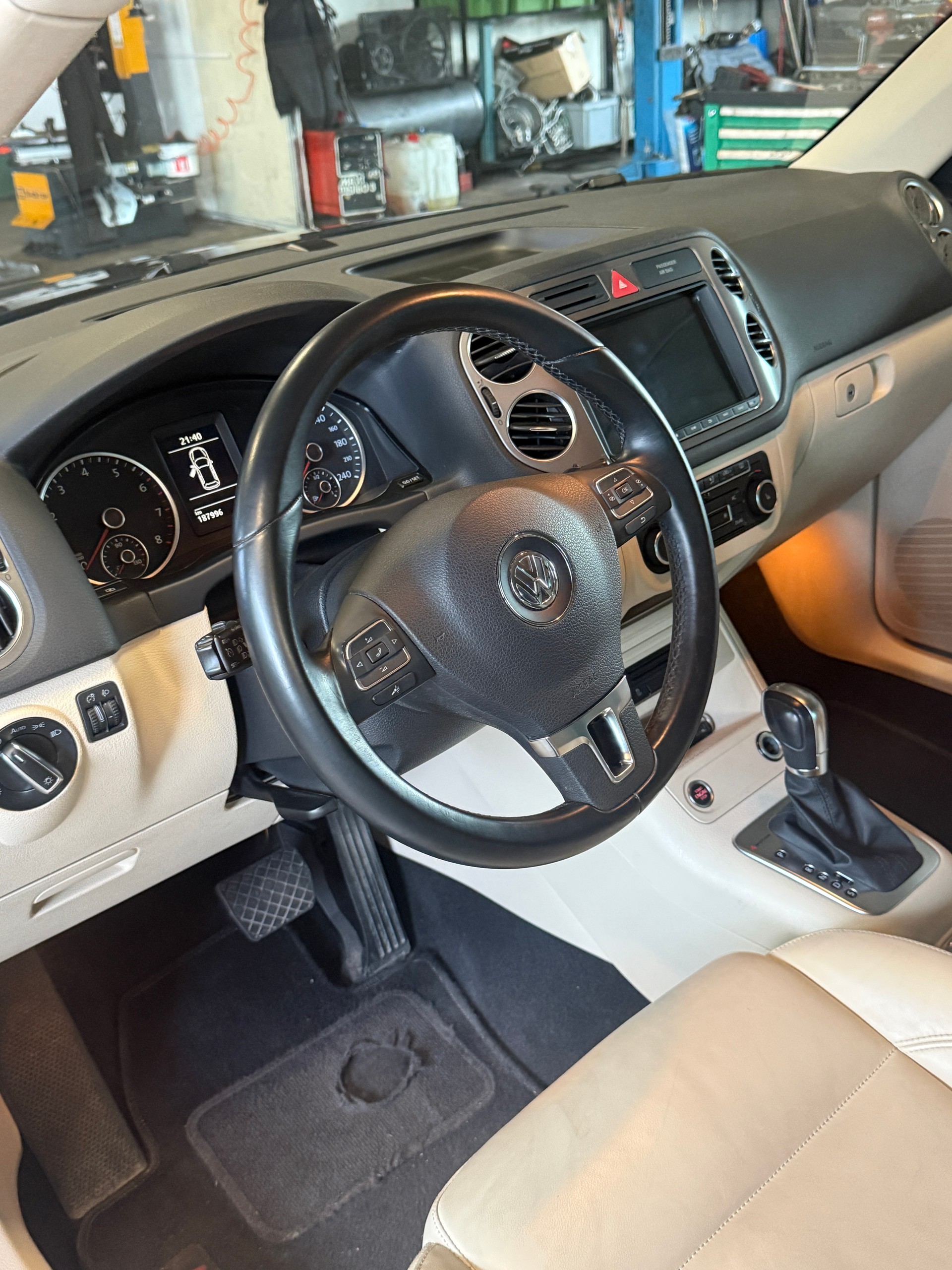 VW Tiguan 2.0 TSI Sport&Style DSG-image-21