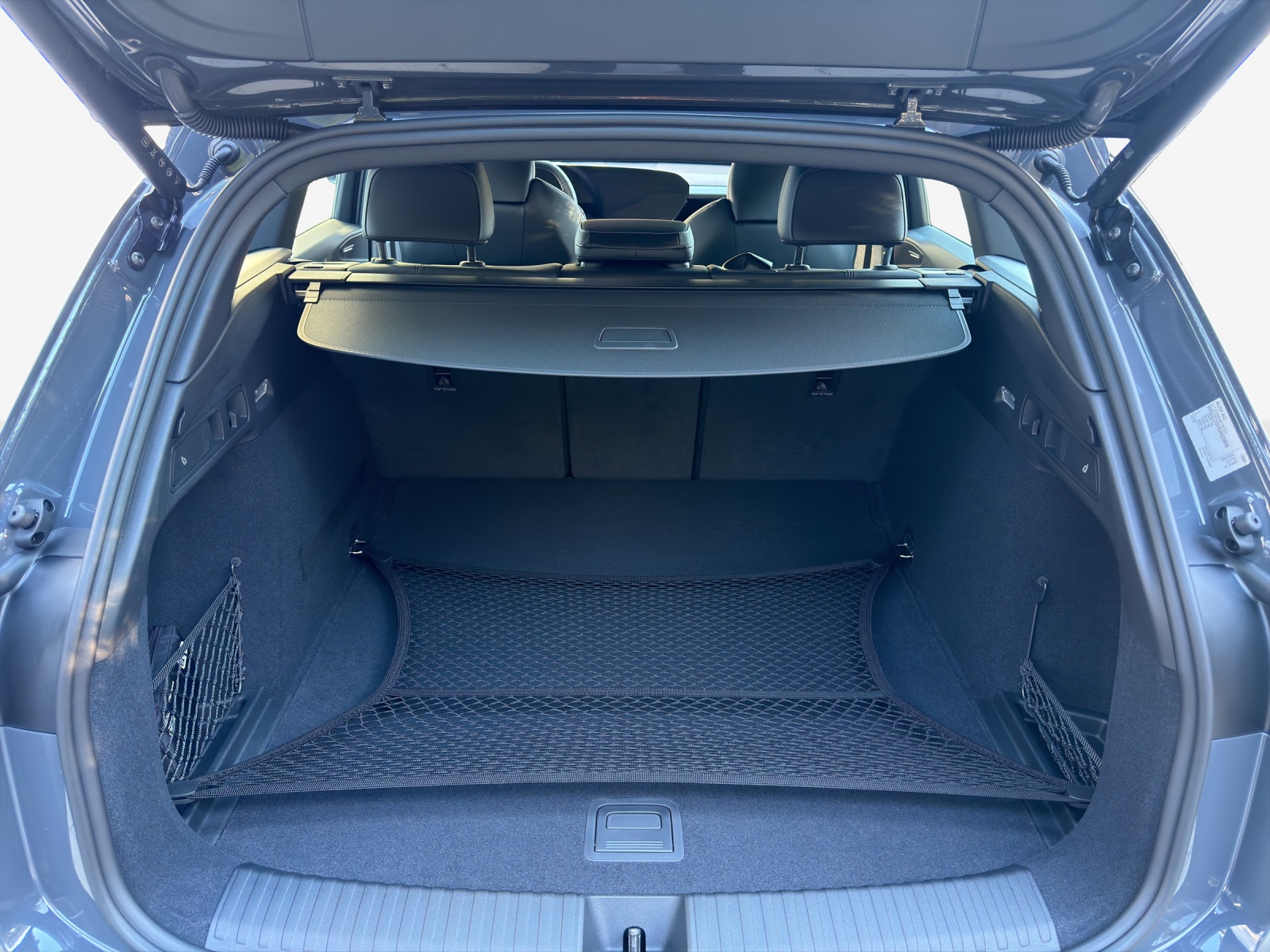 AUDI Q6 e-tron quattro-image-11