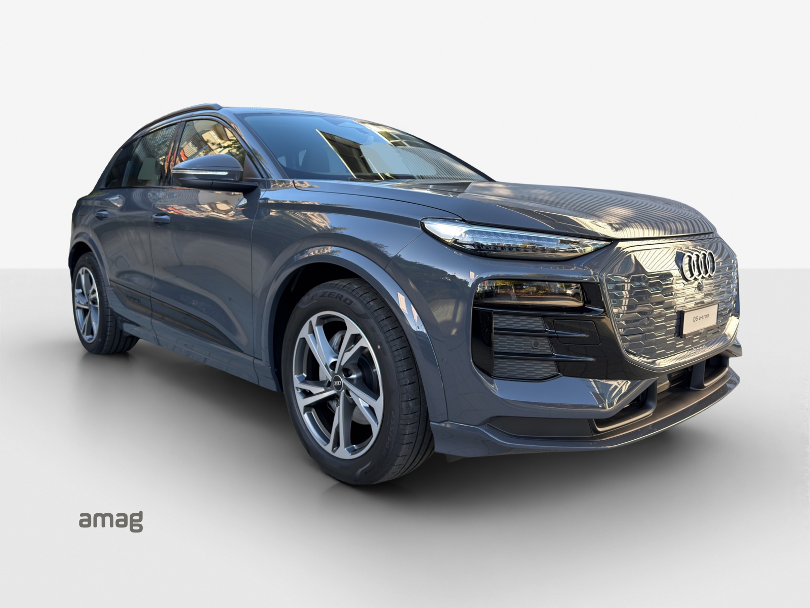 AUDI Q6 e-tron quattro-image-4