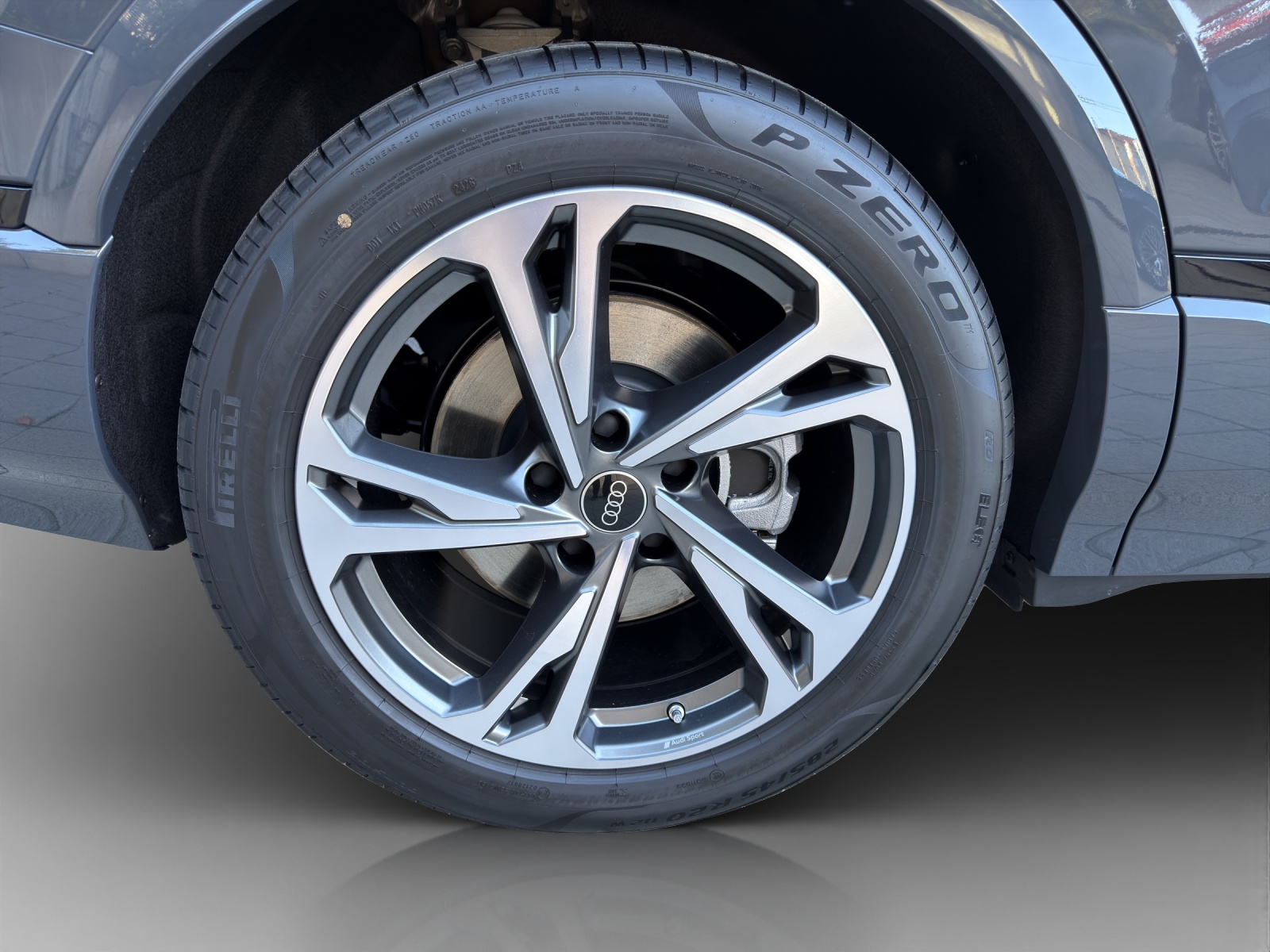 AUDI Q6 e-tron quattro-image-12
