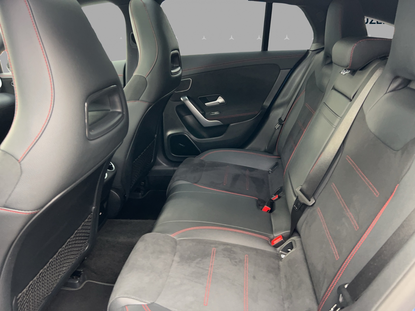 MERCEDES-BENZ CLA Shooting Brake 250 4Matic 8G-DCT-image-13
