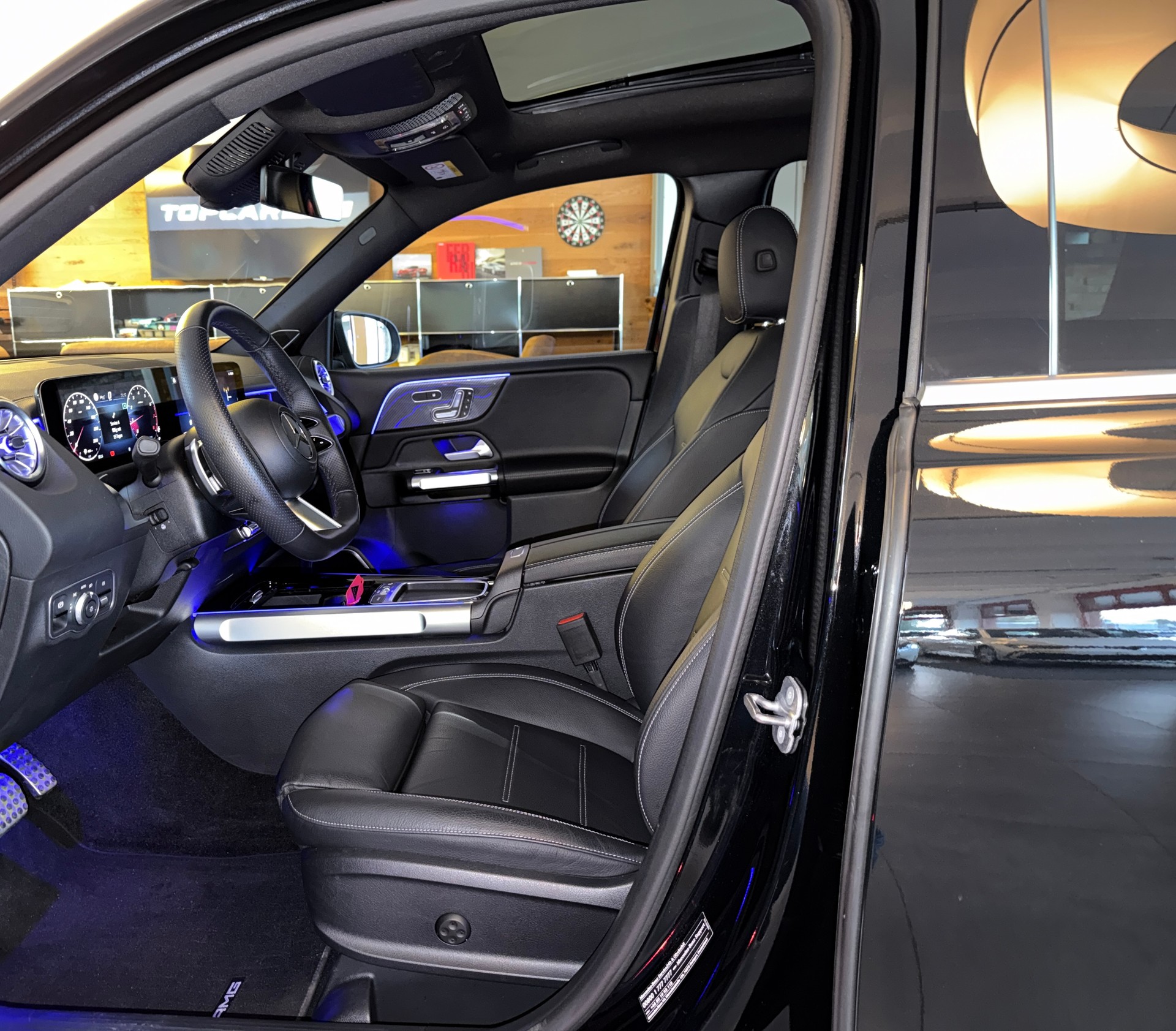 MERCEDES-BENZ GLB 200 7G-Tronic FACELIFT AMG LINE-image-10