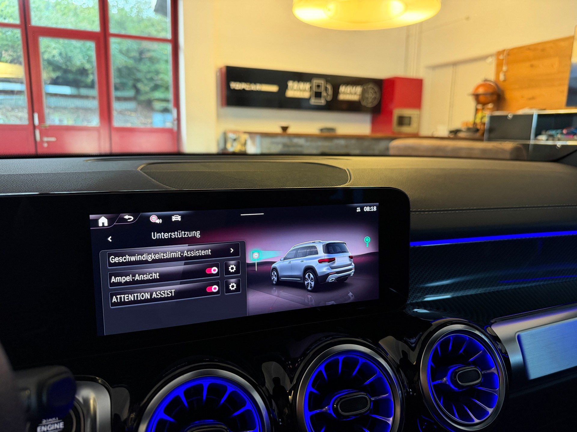 MERCEDES-BENZ GLB 200 7G-Tronic FACELIFT AMG LINE-image-24