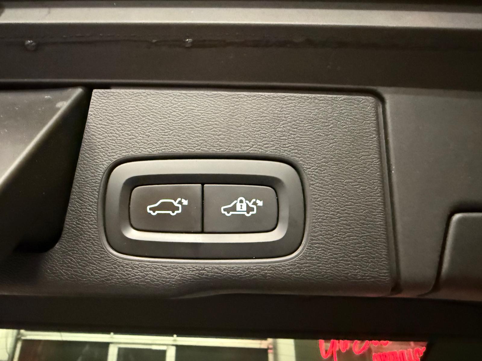 VOLVO XC60 T8 eAWD Inscription Geartronic-image-15