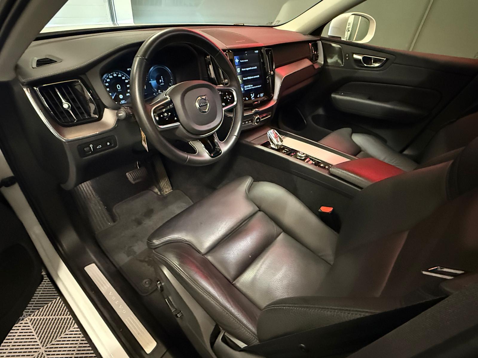 VOLVO XC60 T8 eAWD Inscription Geartronic-showroom-element-1