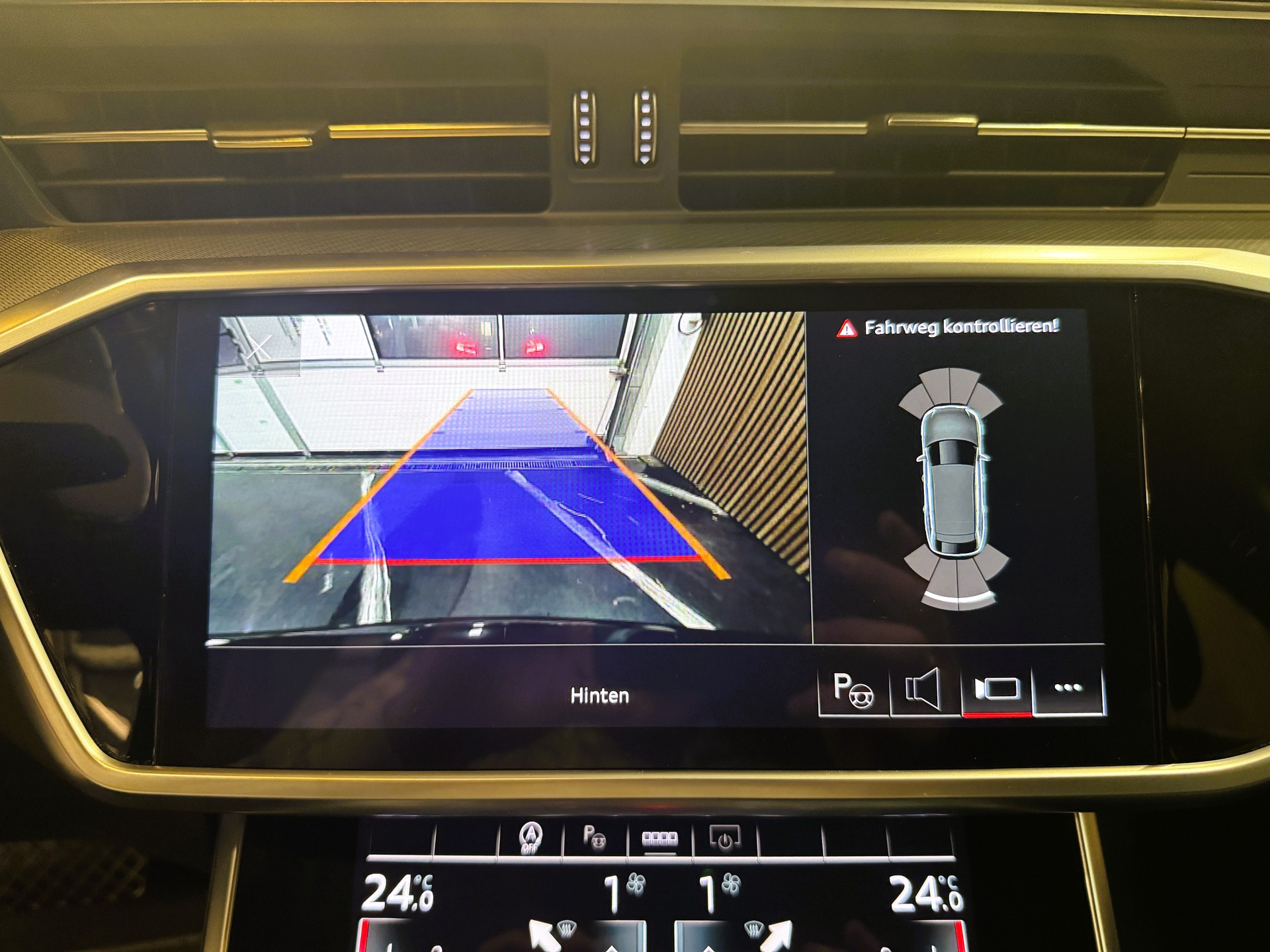 AUDI A6 Avant 50 TDI Design quattro tiptronic-image-15