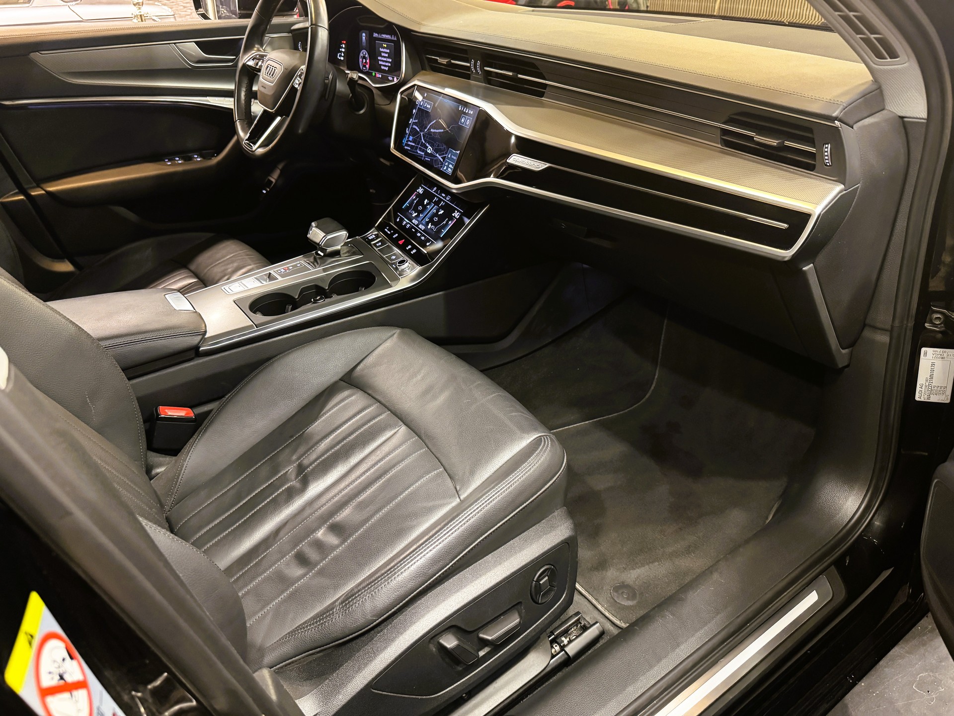 AUDI A6 Avant 50 TDI Design quattro tiptronic-image-21