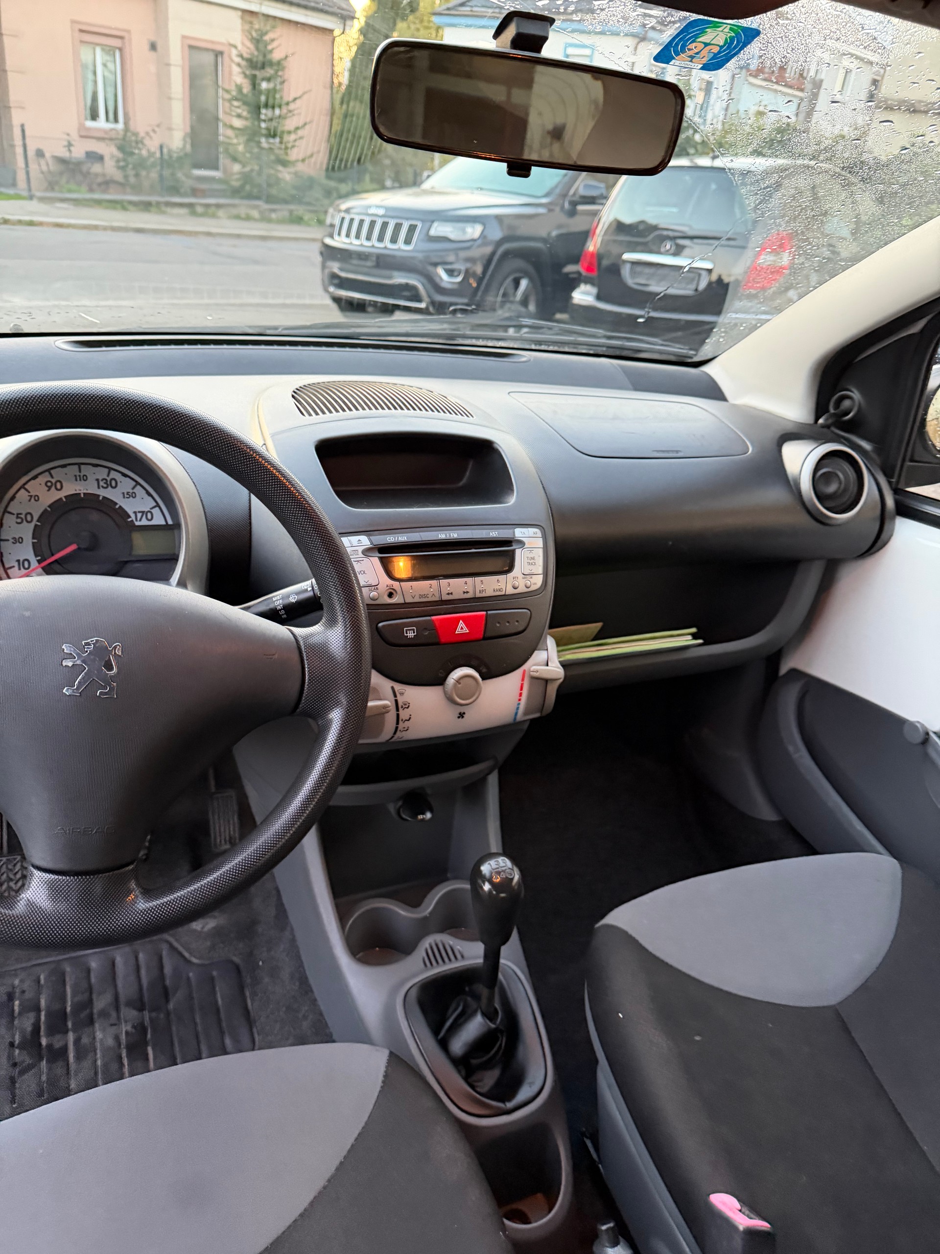 PEUGEOT 107 1.0 Trendy-image-8