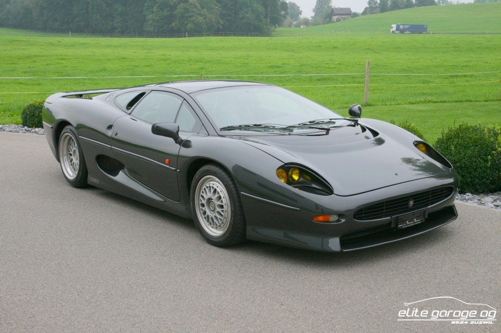 JAGUAR XJ 220-image-1