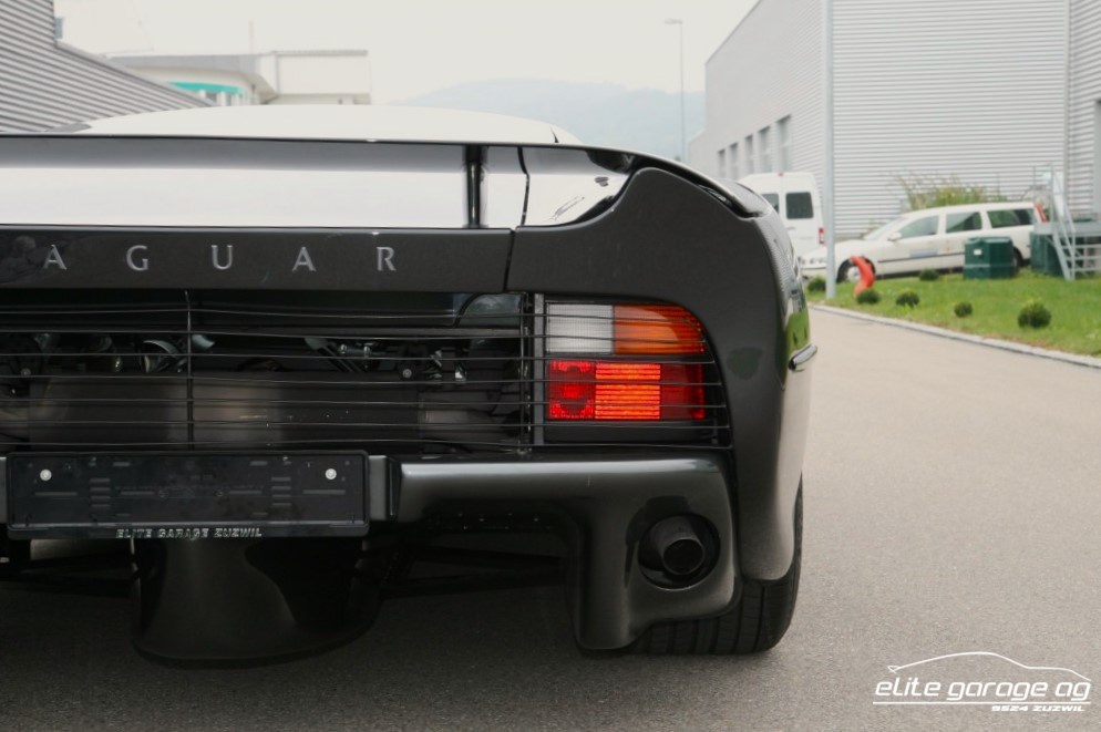 JAGUAR XJ 220-image-4