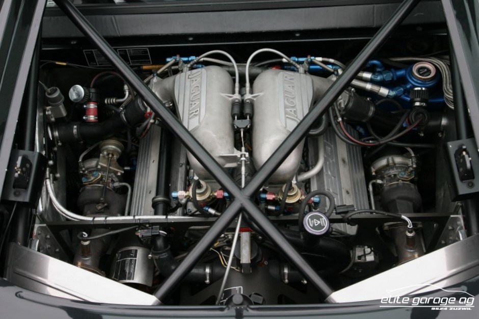 JAGUAR XJ 220-image-5