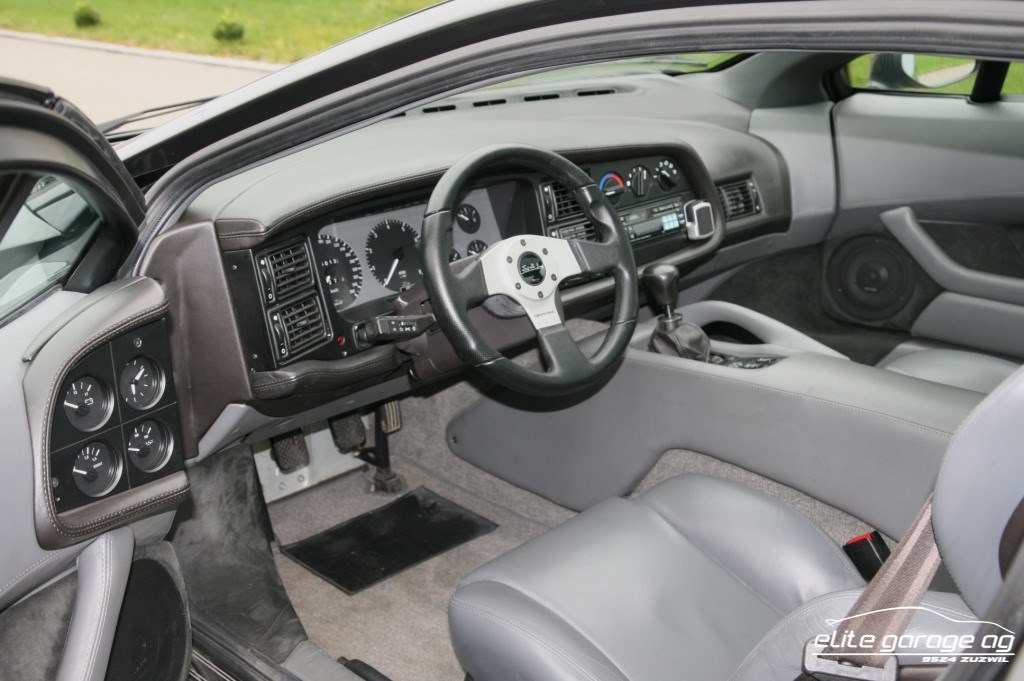 JAGUAR XJ 220-image-6