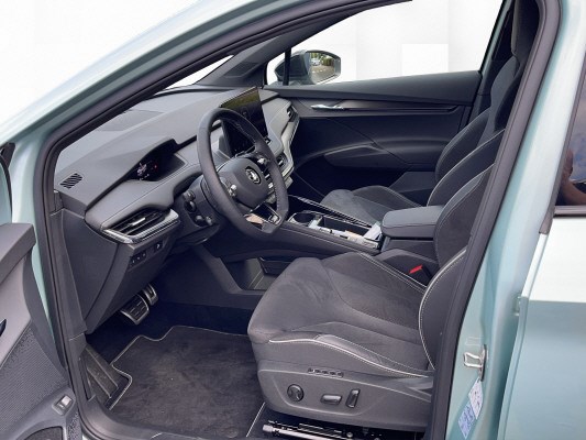 SKODA Enyaq 60 SportLine-image-8