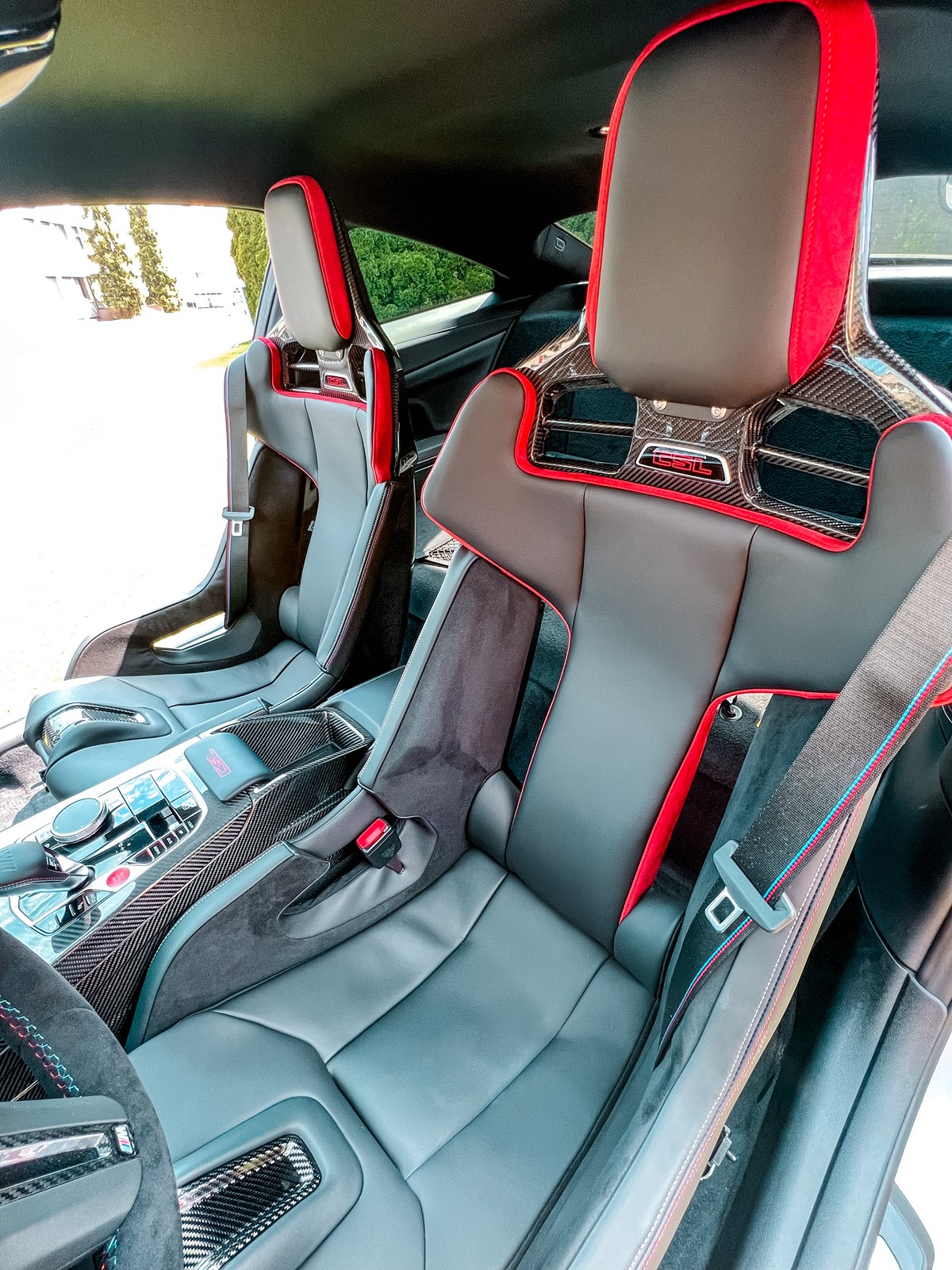 BMW M4 CSL Coupé-image-3