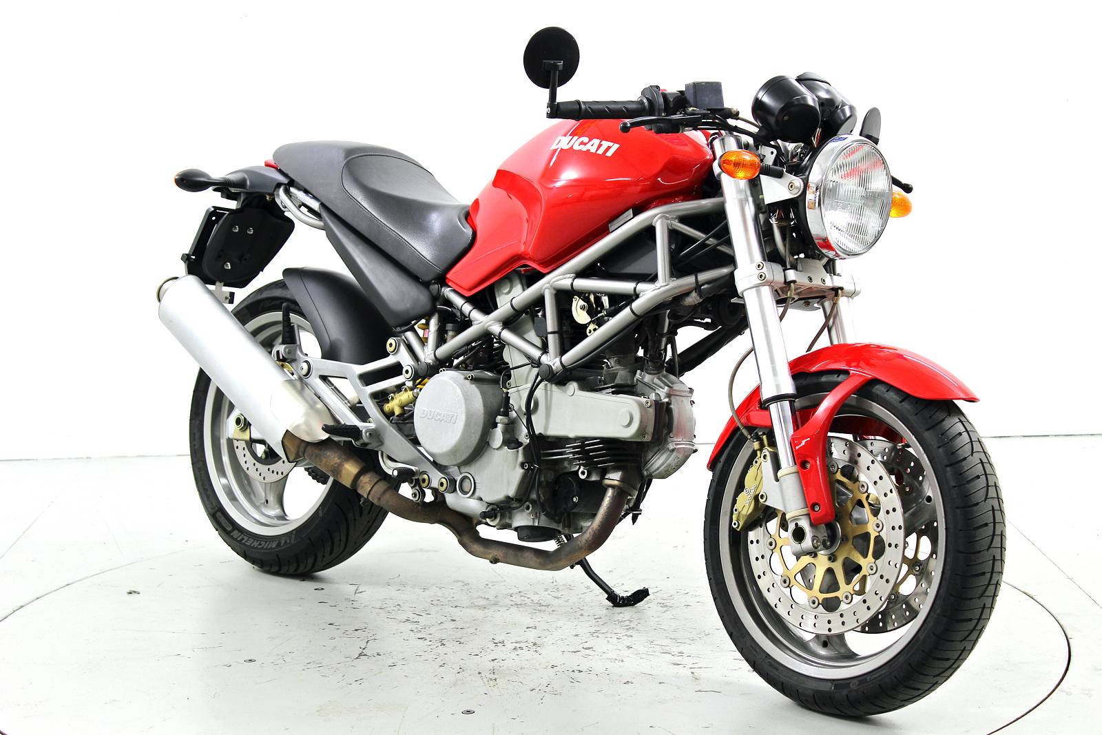 DUCATI MONSTER 620-showroom-element-1