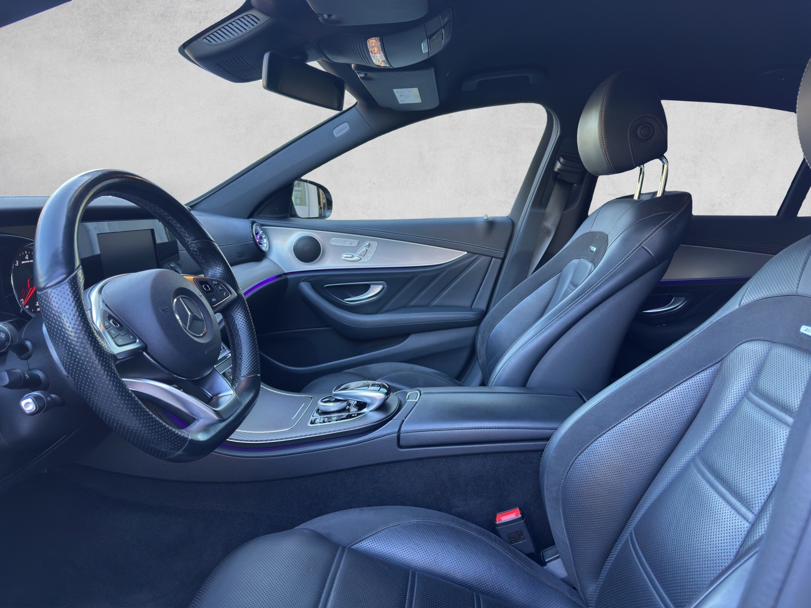 MERCEDES-BENZ E 43 AMG 4Matic 9G-Tronic-image-4