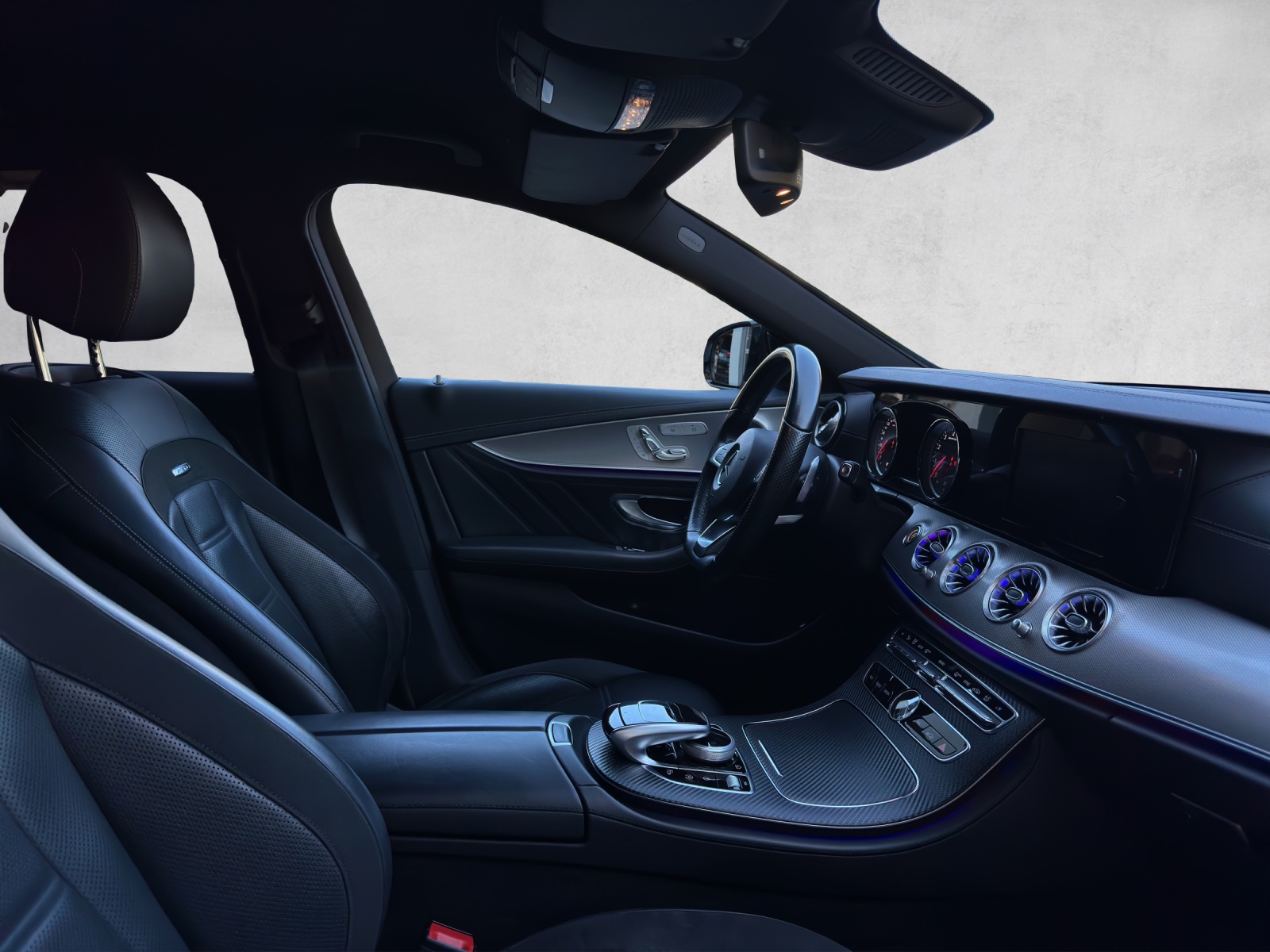 MERCEDES-BENZ E 43 AMG 4Matic 9G-Tronic-image-10