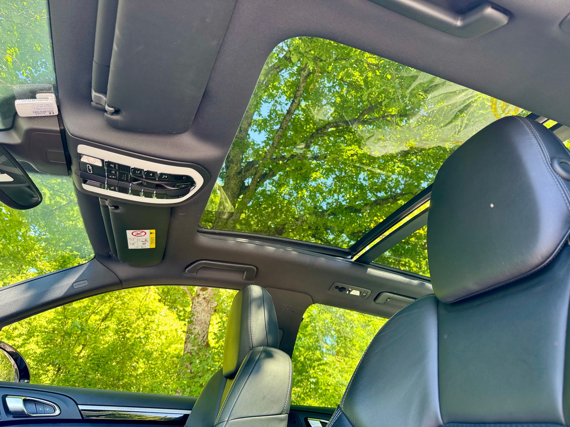 PORSCHE Cayenne S E-Hybrid-image-12