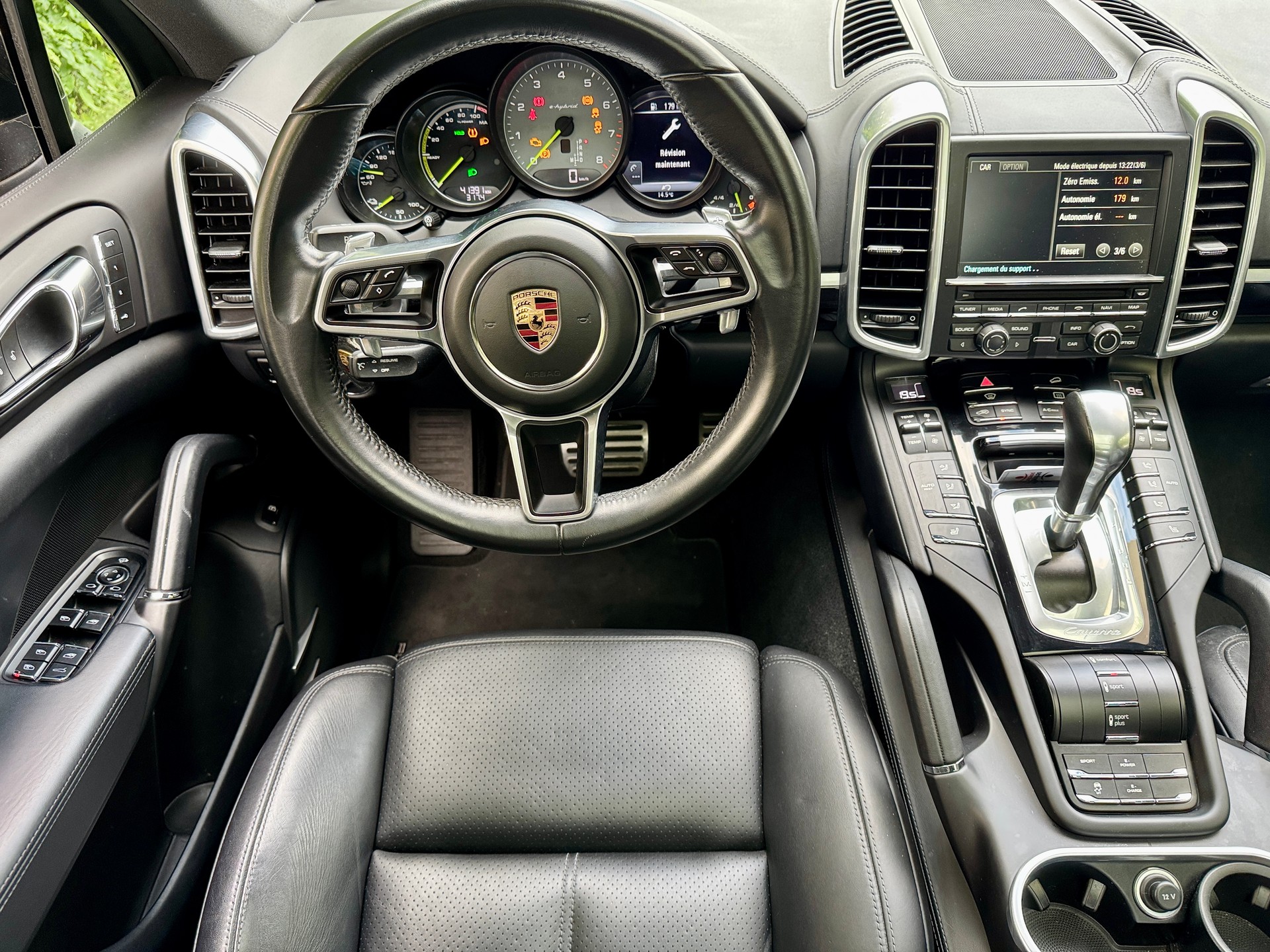 PORSCHE Cayenne S E-Hybrid-image-3