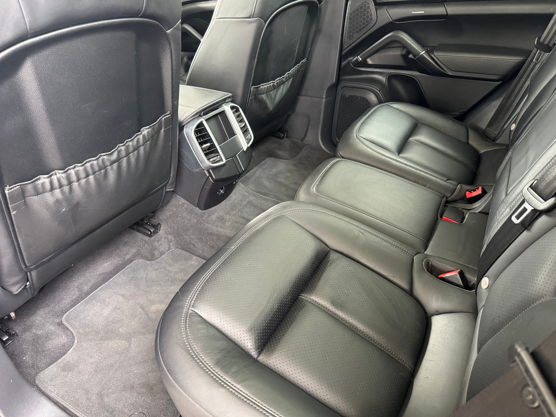 PORSCHE Cayenne S E-Hybrid-image-15