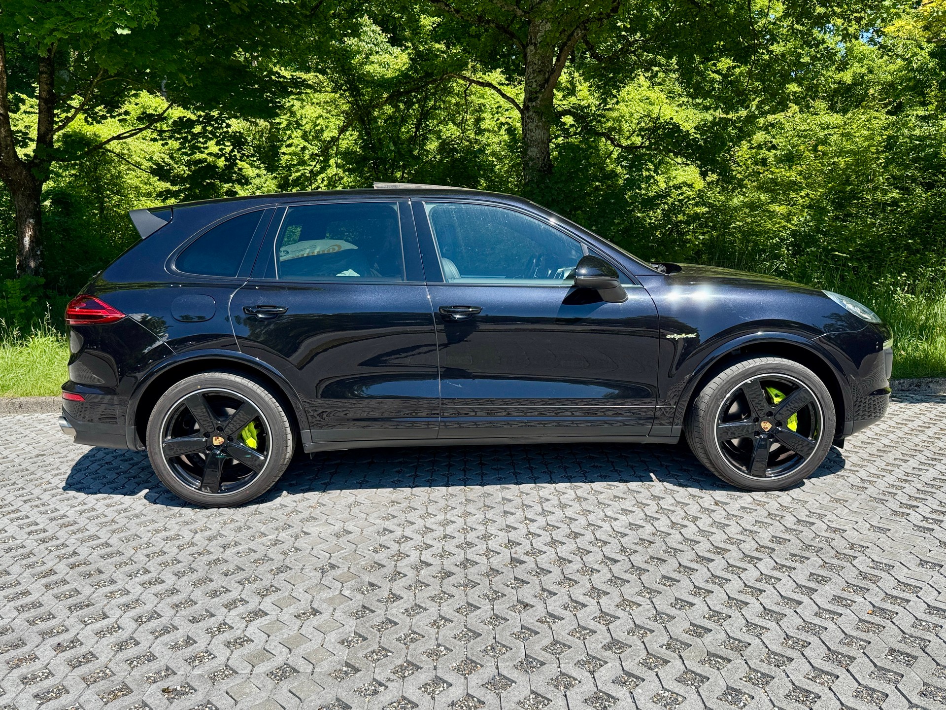 PORSCHE Cayenne S E-Hybrid-image-6