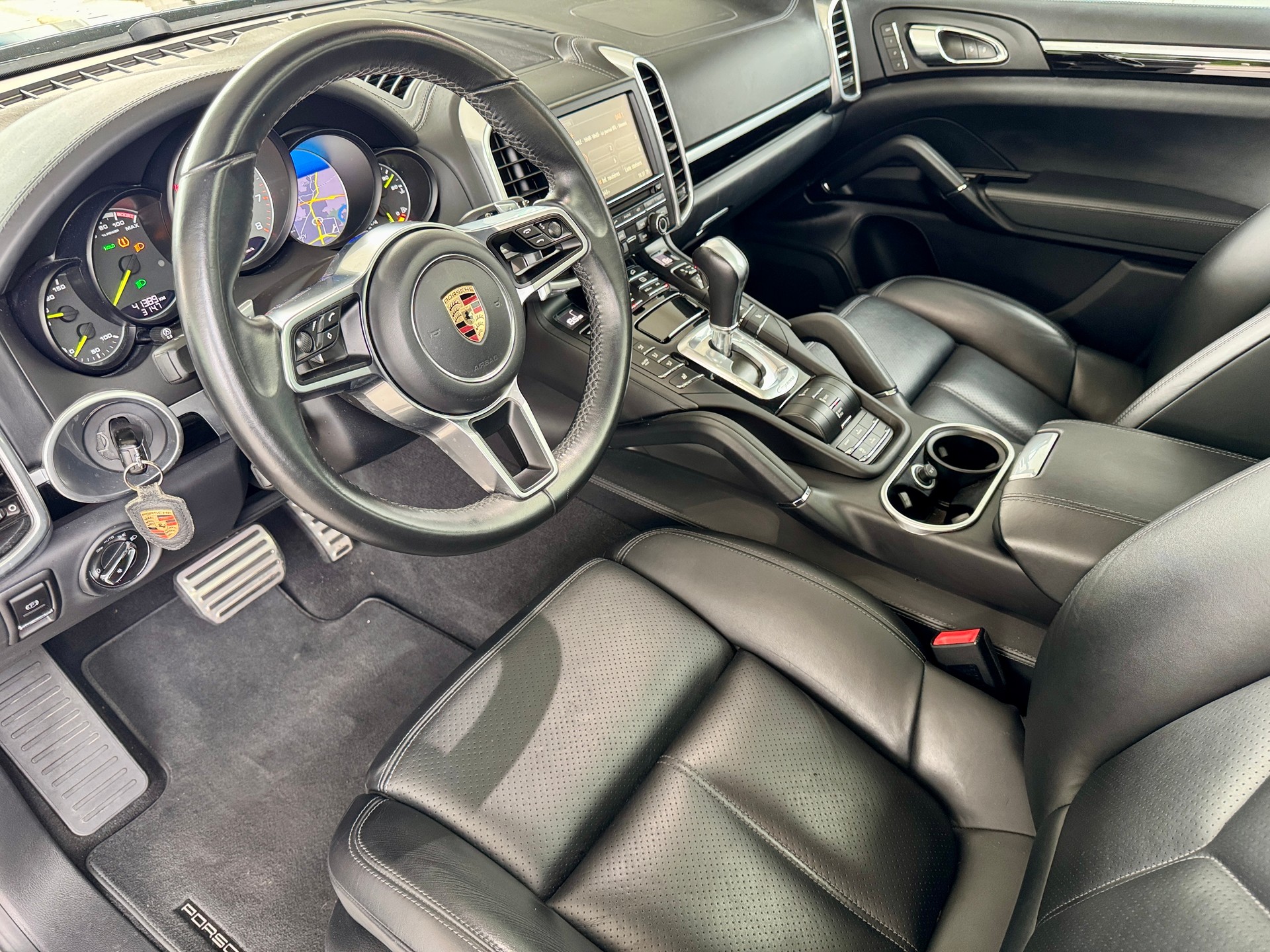 PORSCHE Cayenne S E-Hybrid-image-1
