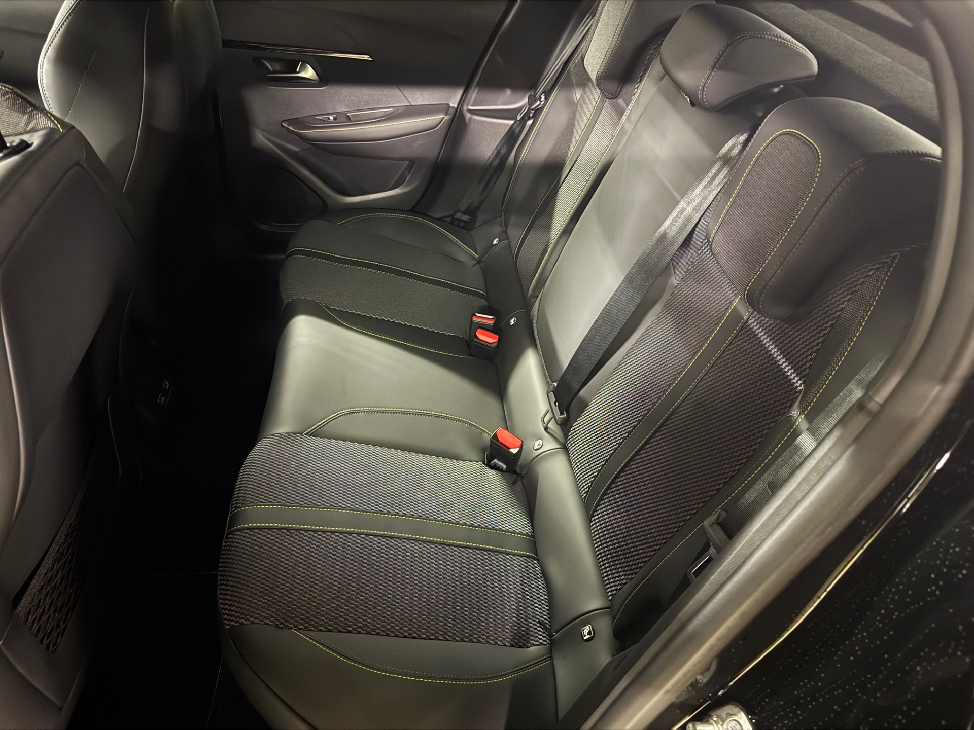 PEUGEOT 208 1.2 MHEV 145 GT-image-7