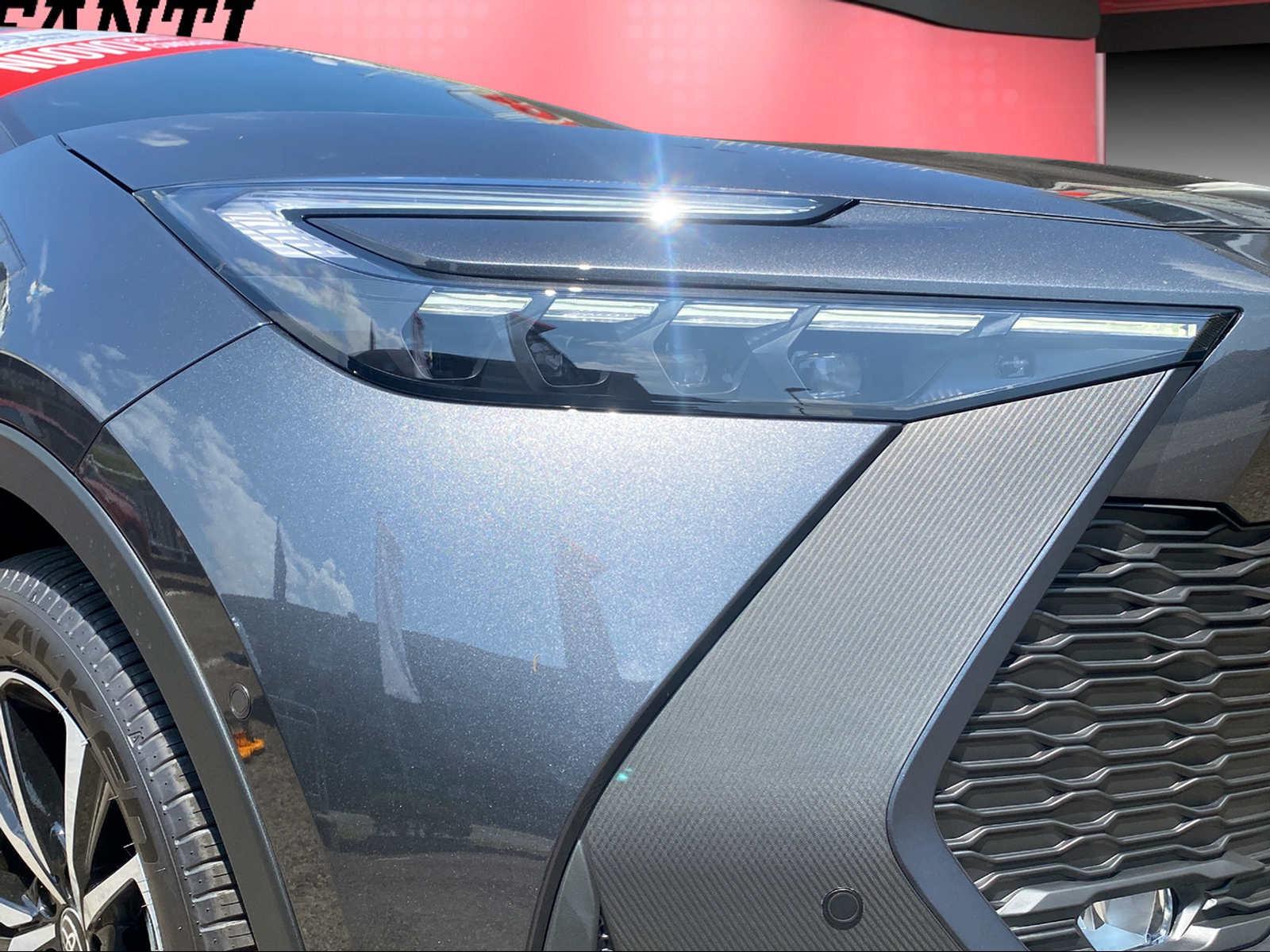 TOYOTA C-HR 1.8 HEV Trend-image-8