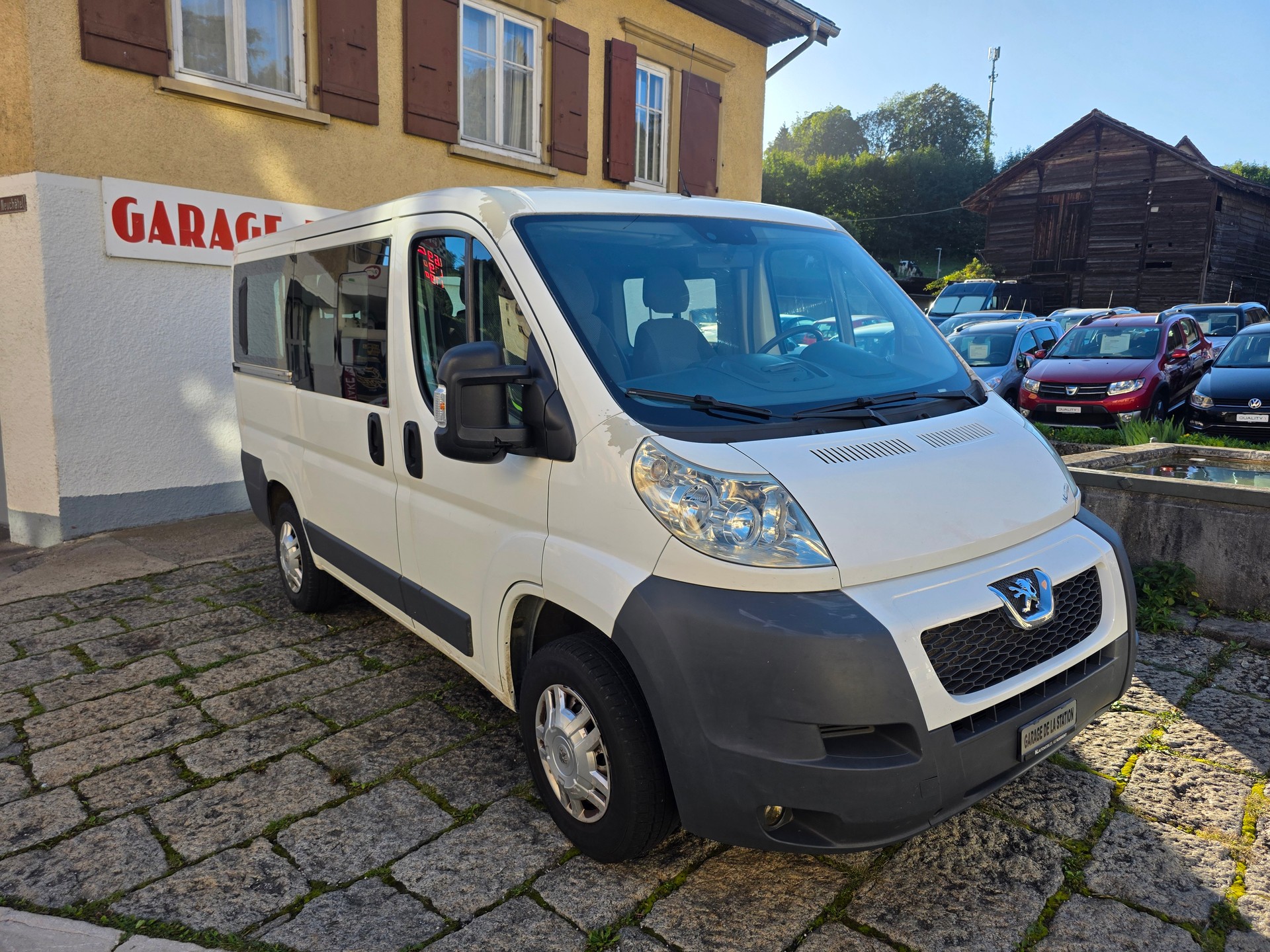 PEUGEOT Boxer 2.2 HDI 333 L1H1-image-1