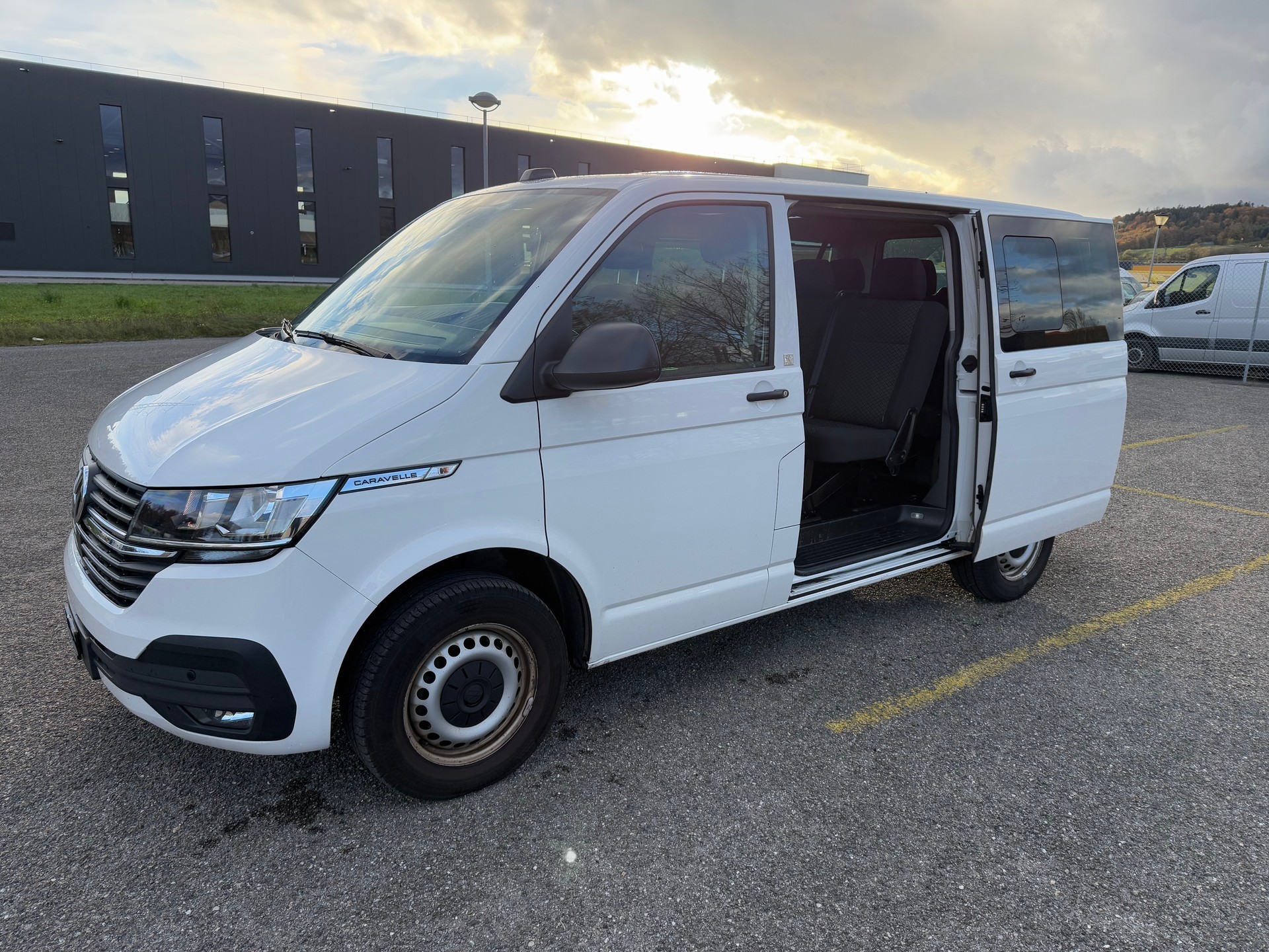 VW T6.1 Caravelle 2.0 TDI Trendline Liberty 4Motion DSG-image-1