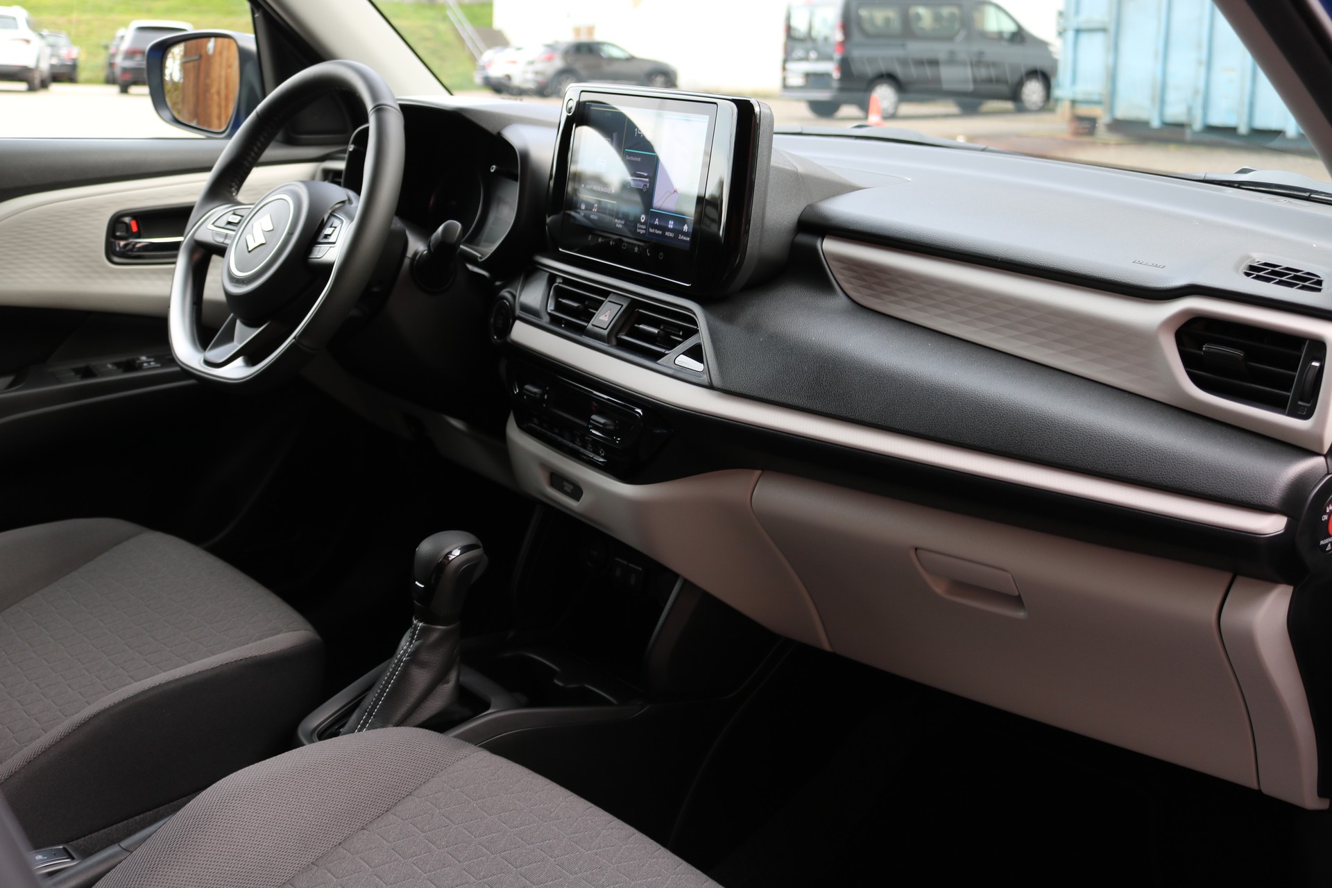 SUZUKI Swift 1.2 Compact+ Hybrid CVT-image-9