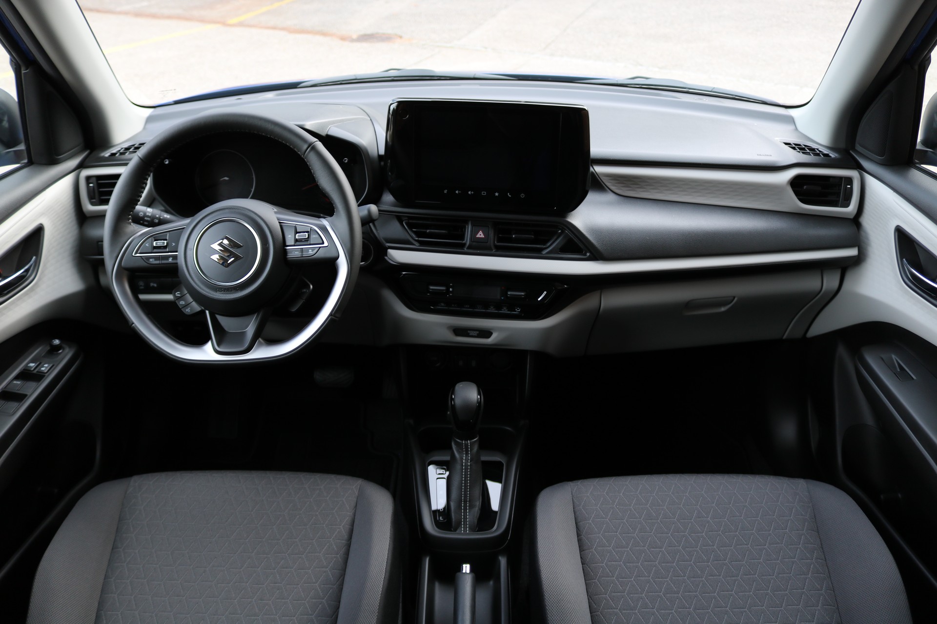 SUZUKI Swift 1.2 Compact+ Hybrid CVT-image-3